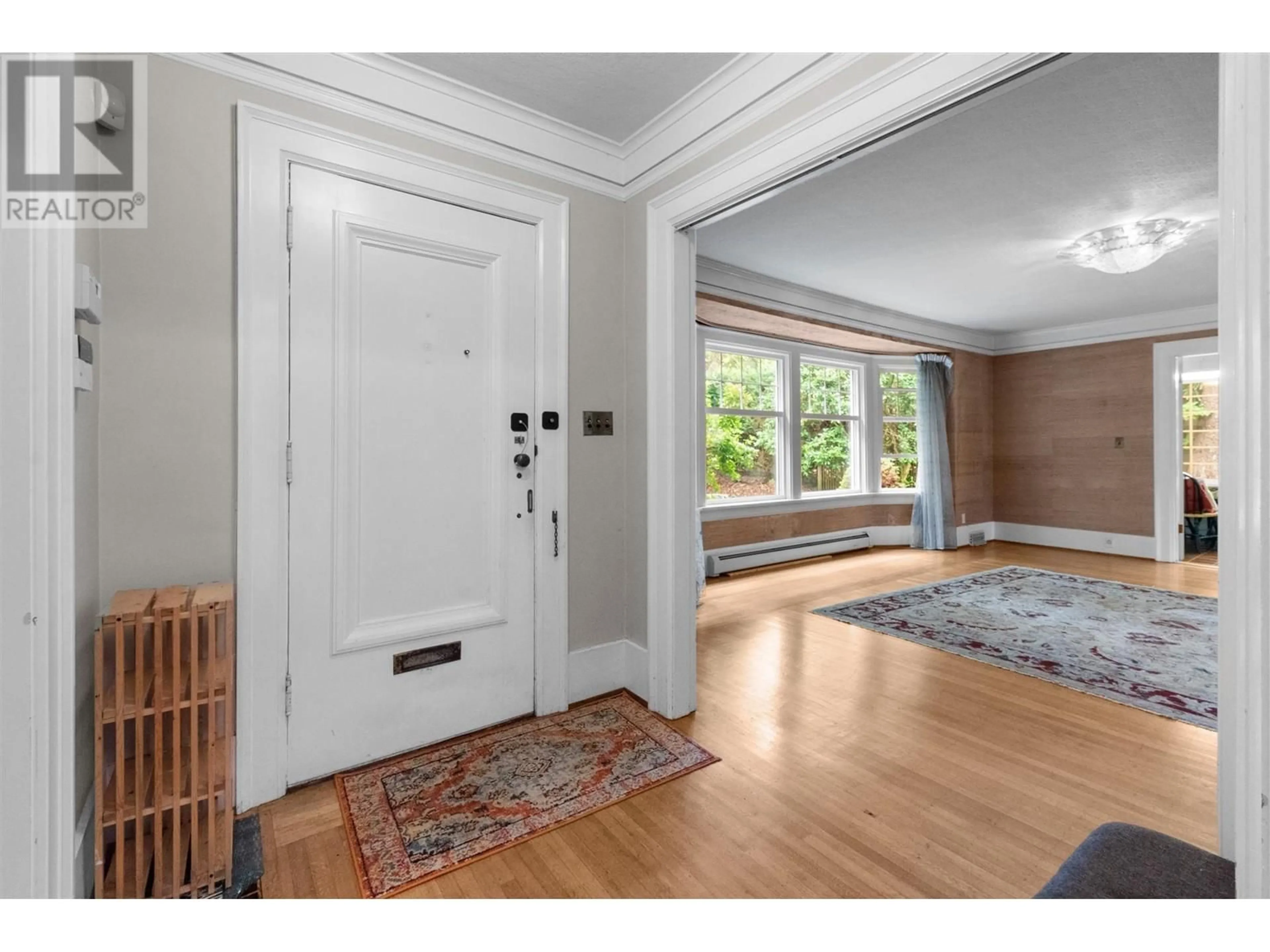 Indoor entryway, wood floors for 4637 ANGUS DRIVE, Vancouver British Columbia V6J4J4