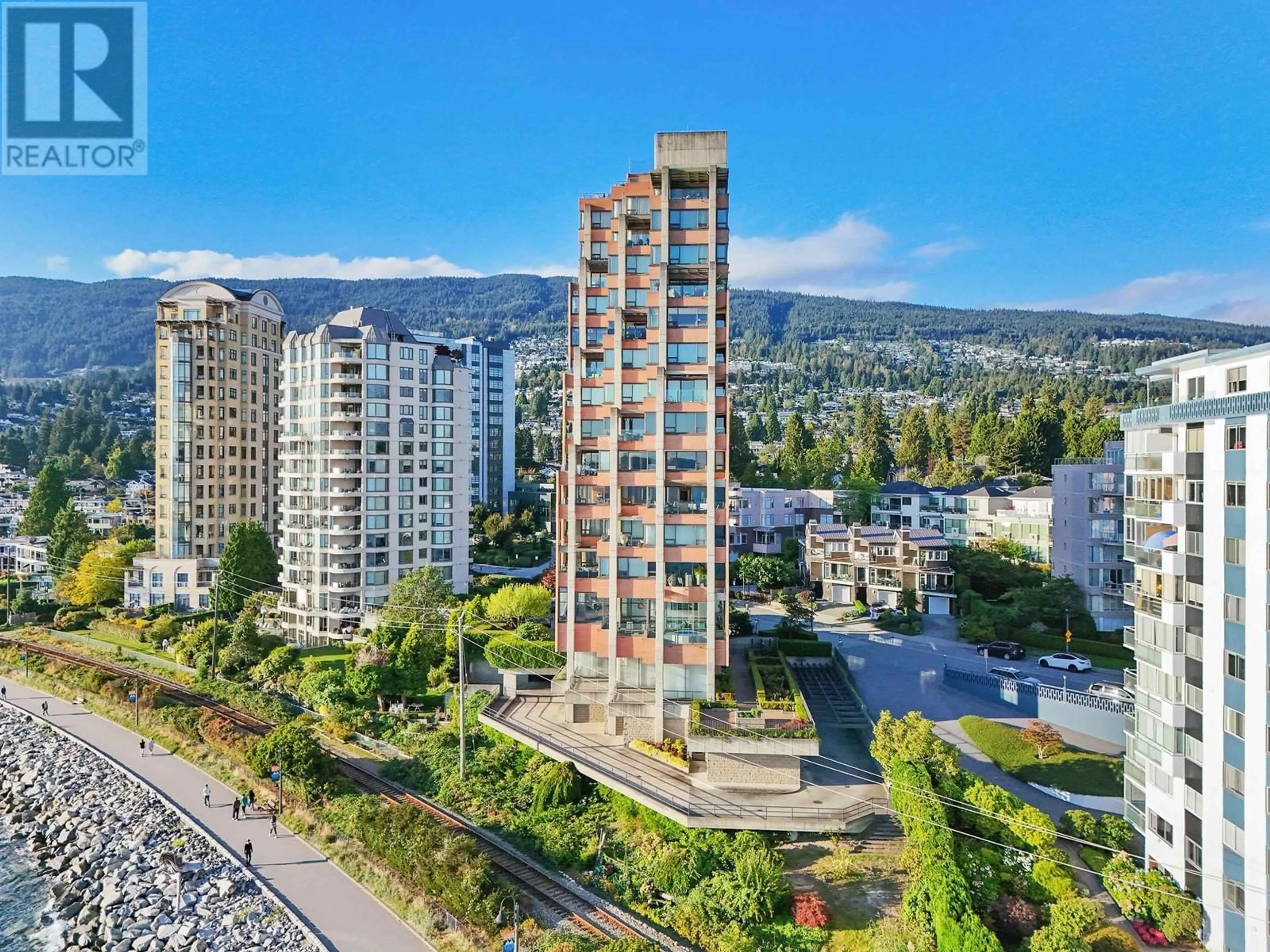 A pic from exterior of the house or condo, the view of city buildings for 5 2250 BELLEVUE AVENUE, West Vancouver British Columbia V7V1C6