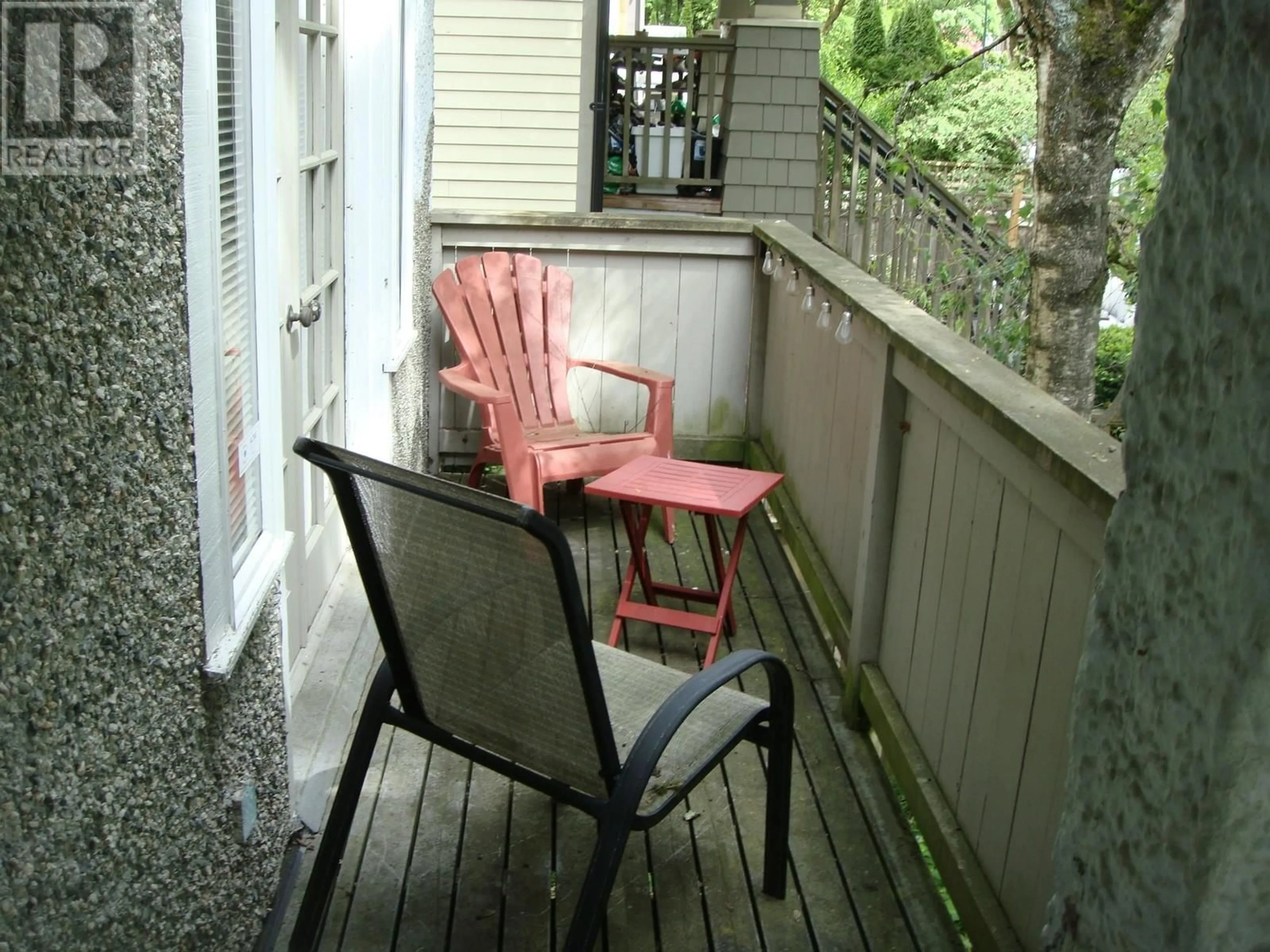 Patio, street for 2645 W 6TH AVENUE, Vancouver British Columbia V6K1W6