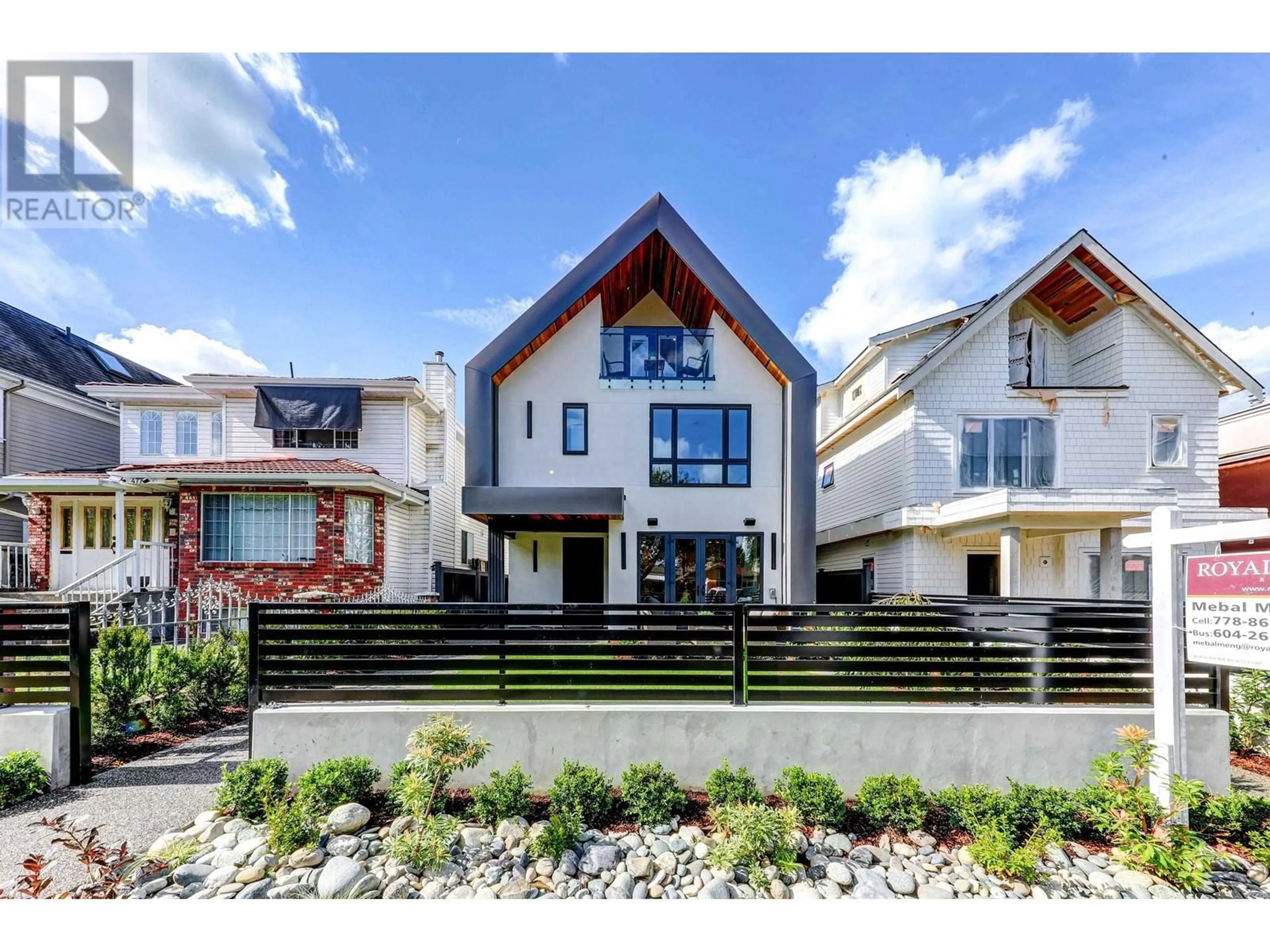 Frontside or backside of a home, the street view for 1 4769 COMMERCIAL STREET, Vancouver British Columbia V5N4G8