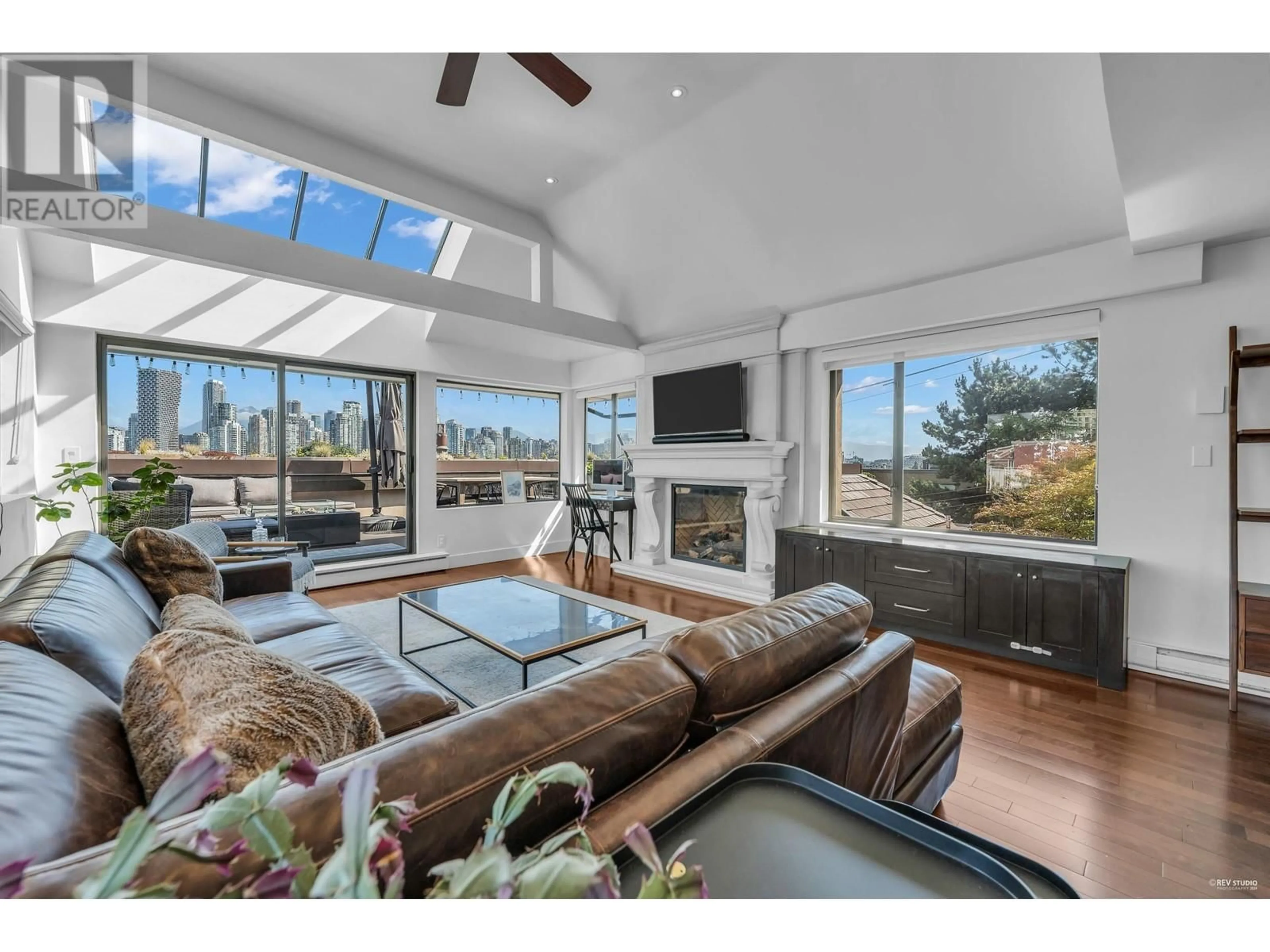 Living room, wood floors for 1205 W 7TH AVENUE, Vancouver British Columbia V6H1B7