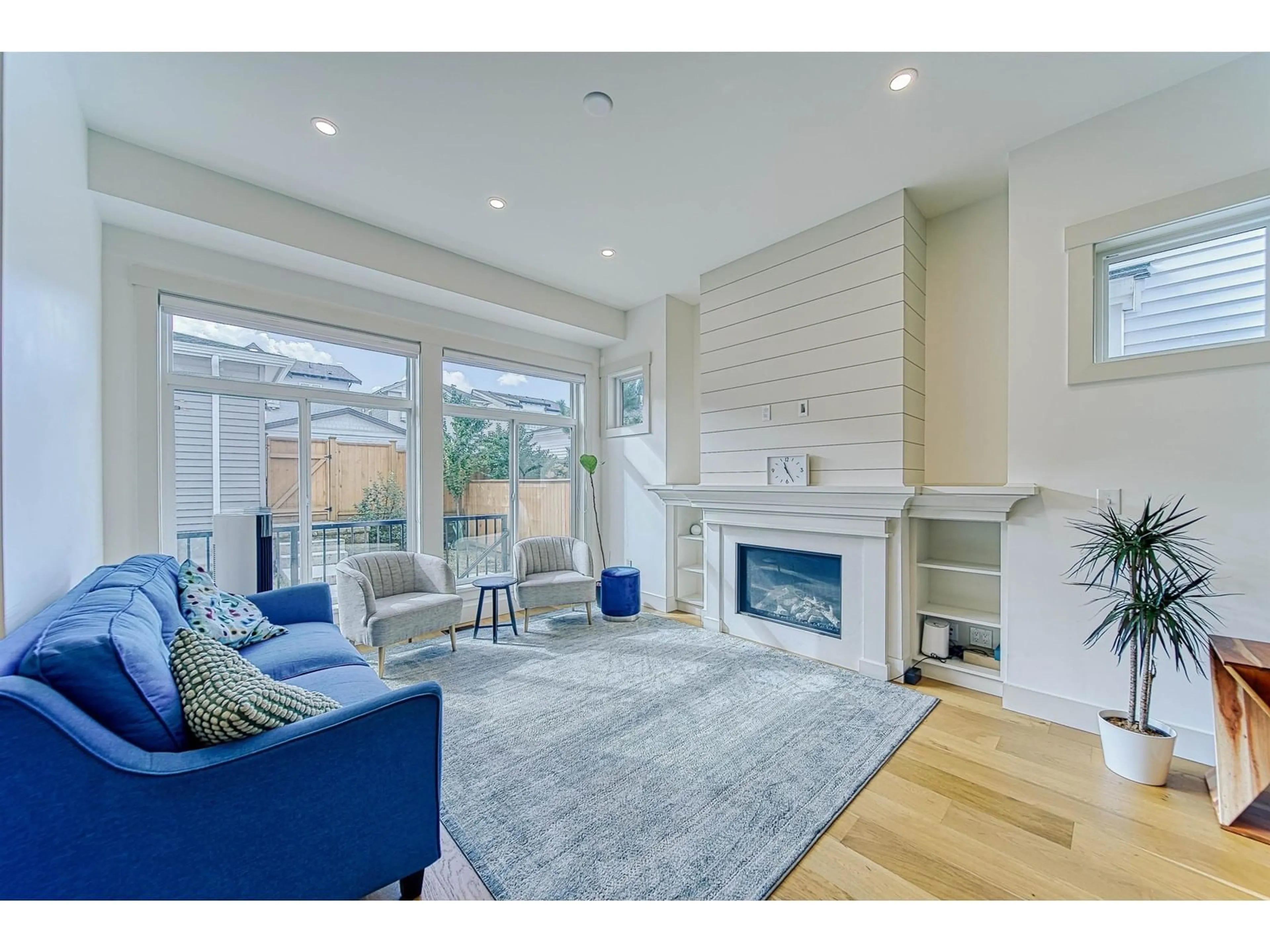 Living room, wood floors for 19802 75A AVENUE, Langley British Columbia V2Y5K3