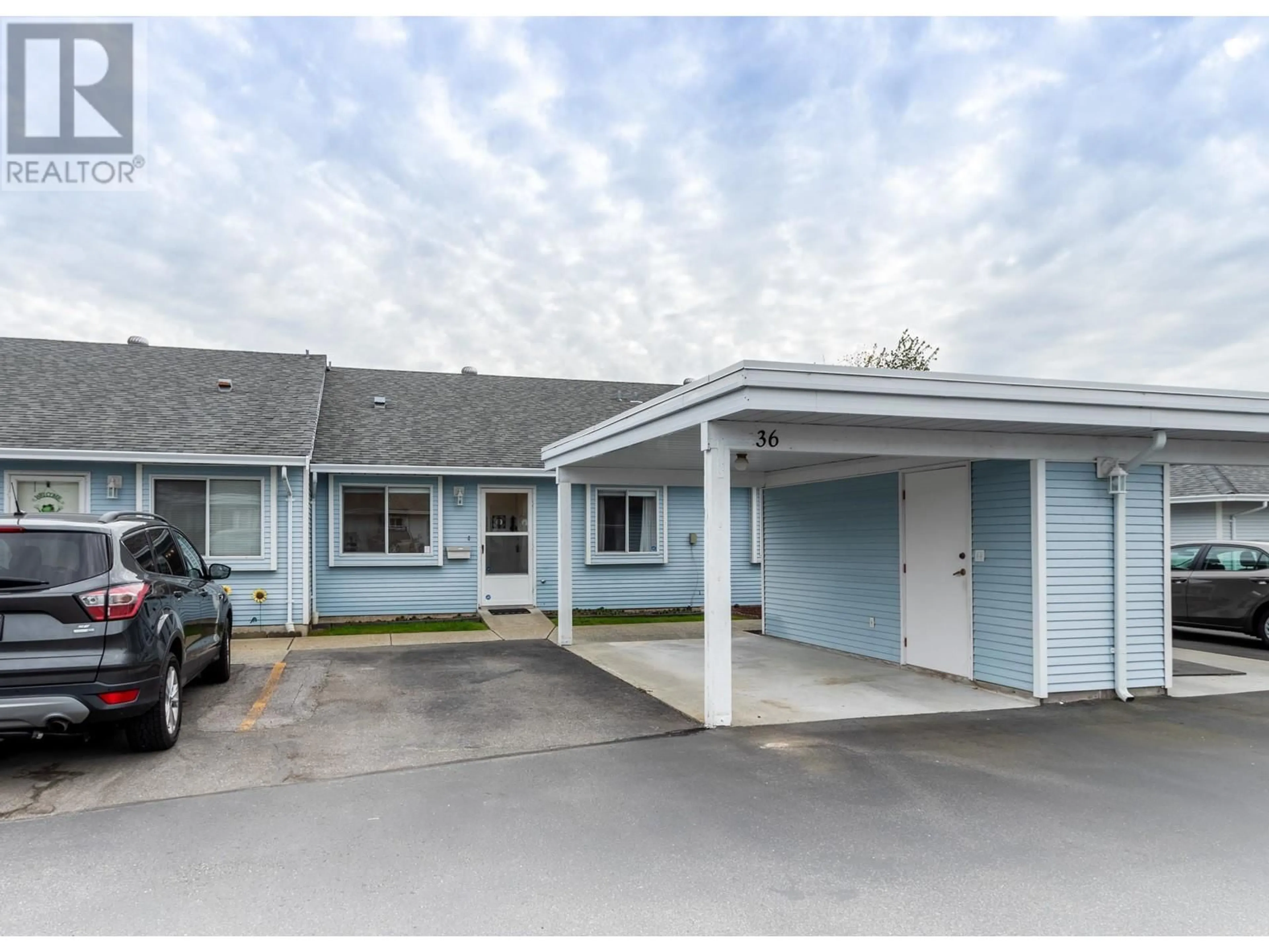 A pic from exterior of the house or condo, the front or back of building for 36 23580 DEWDNEY TRUNK ROAD, Maple Ridge British Columbia V2X0S8