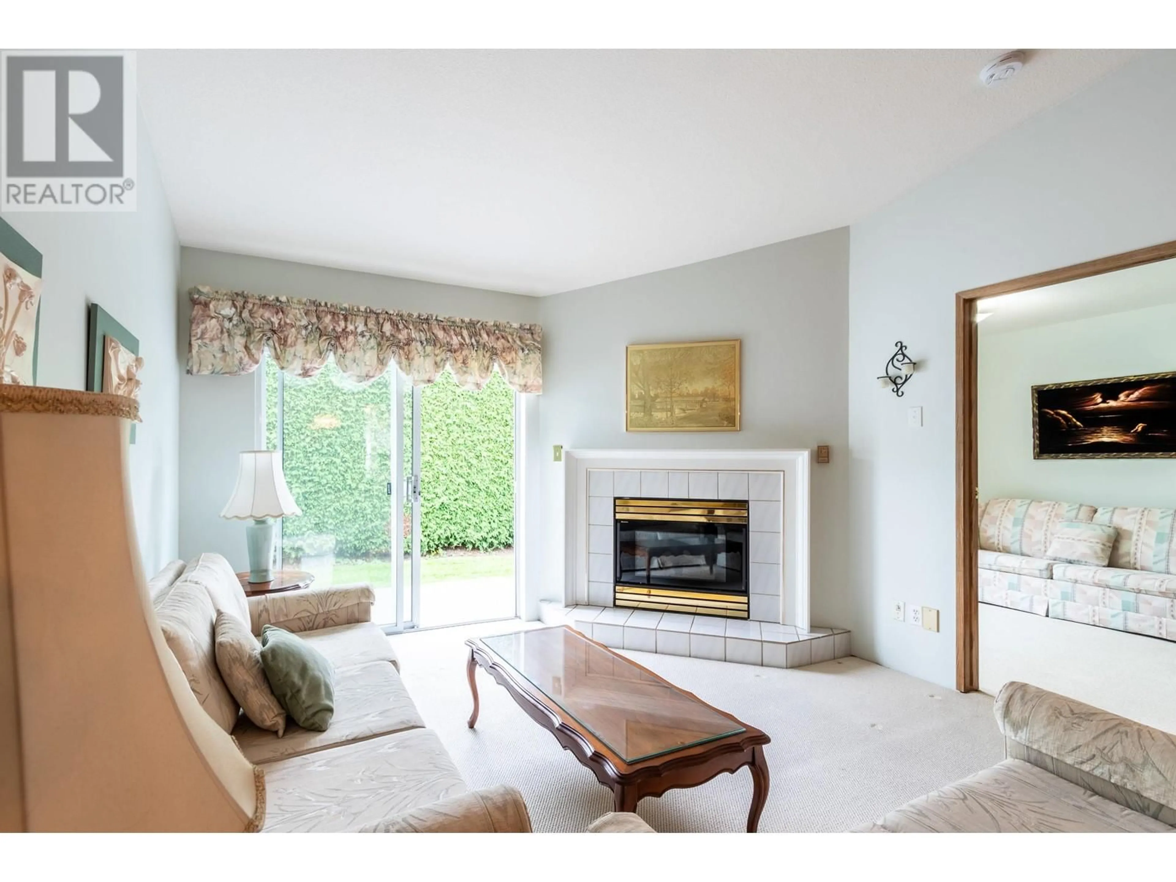 Living room, wood floors for 36 23580 DEWDNEY TRUNK ROAD, Maple Ridge British Columbia V2X0S8