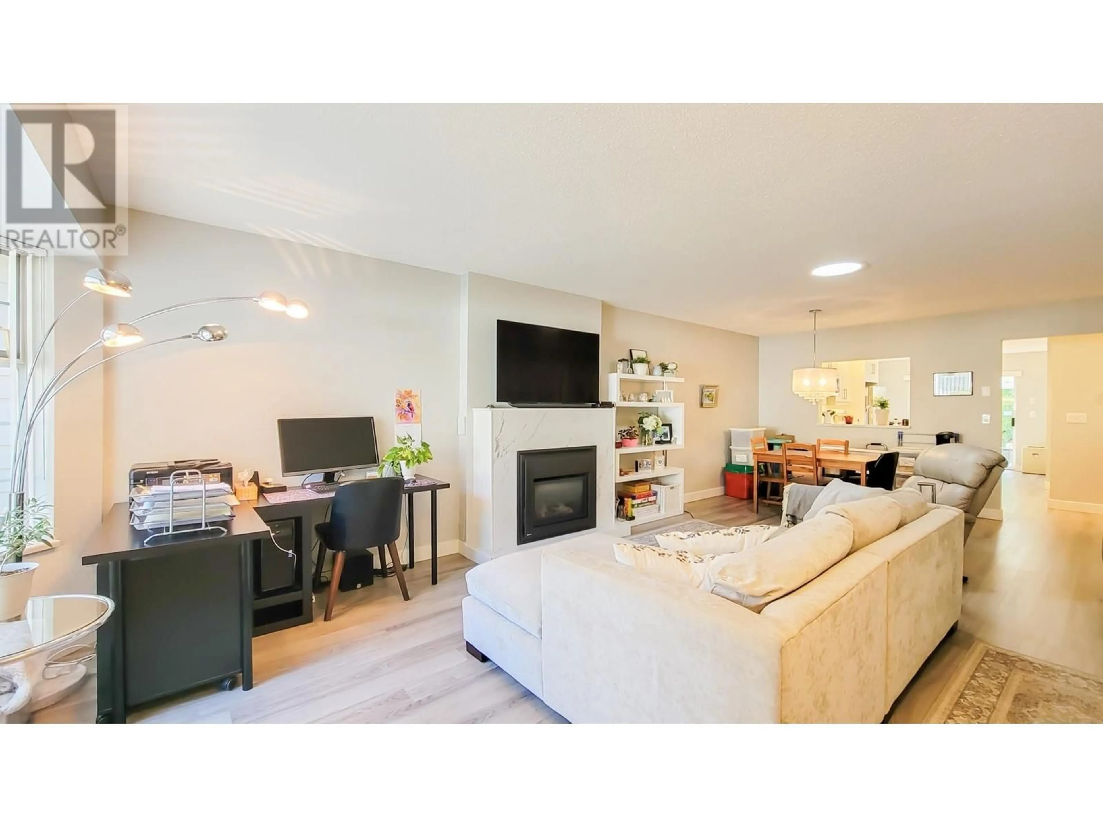 Living room with furniture, unknown for 12 - 12049 217 STREET, Maple Ridge British Columbia V2X0M8