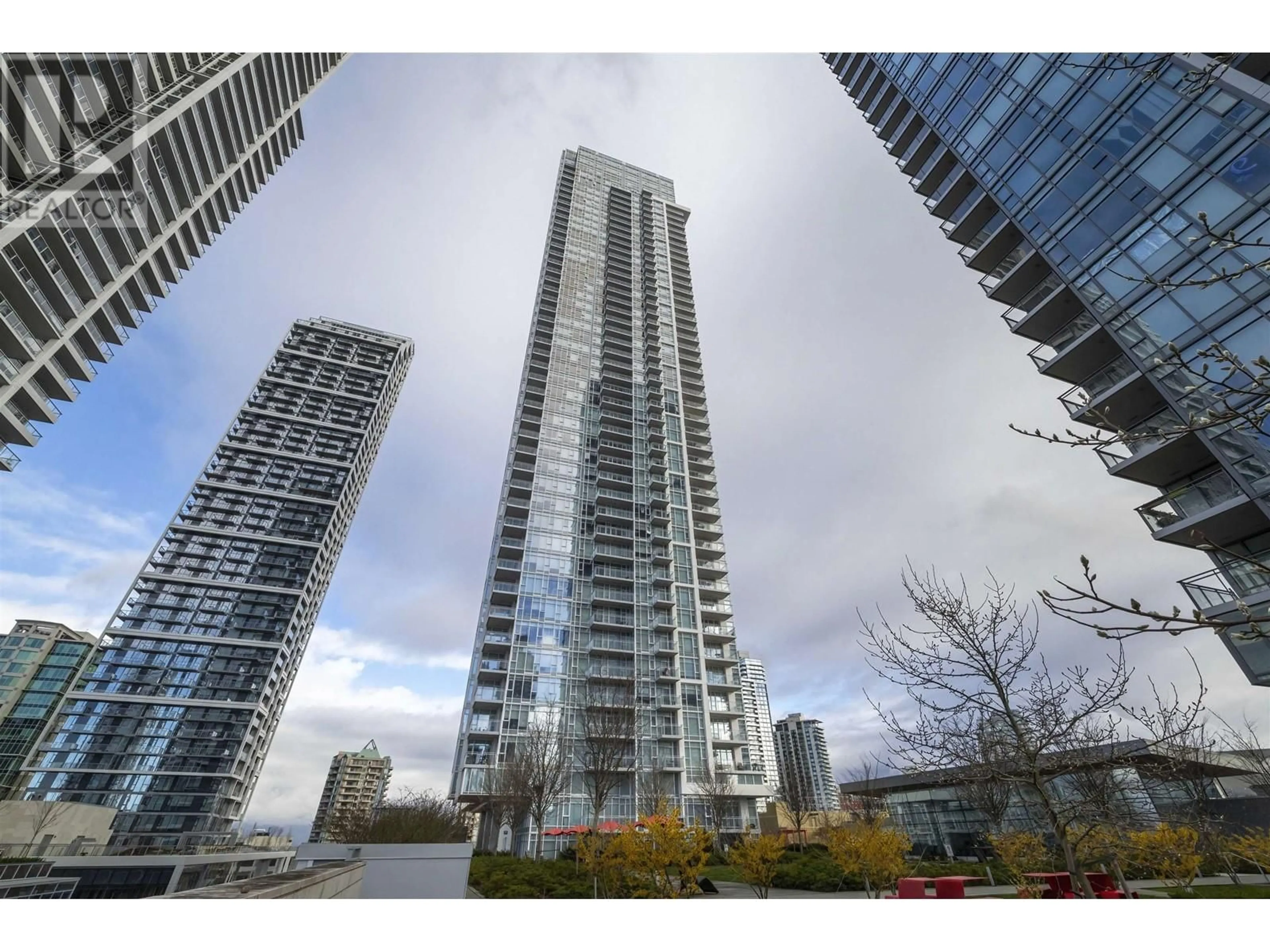 A pic from exterior of the house or condo, the street view for 3606 4670 ASSEMBLY WAY, Burnaby British Columbia V5H0H3