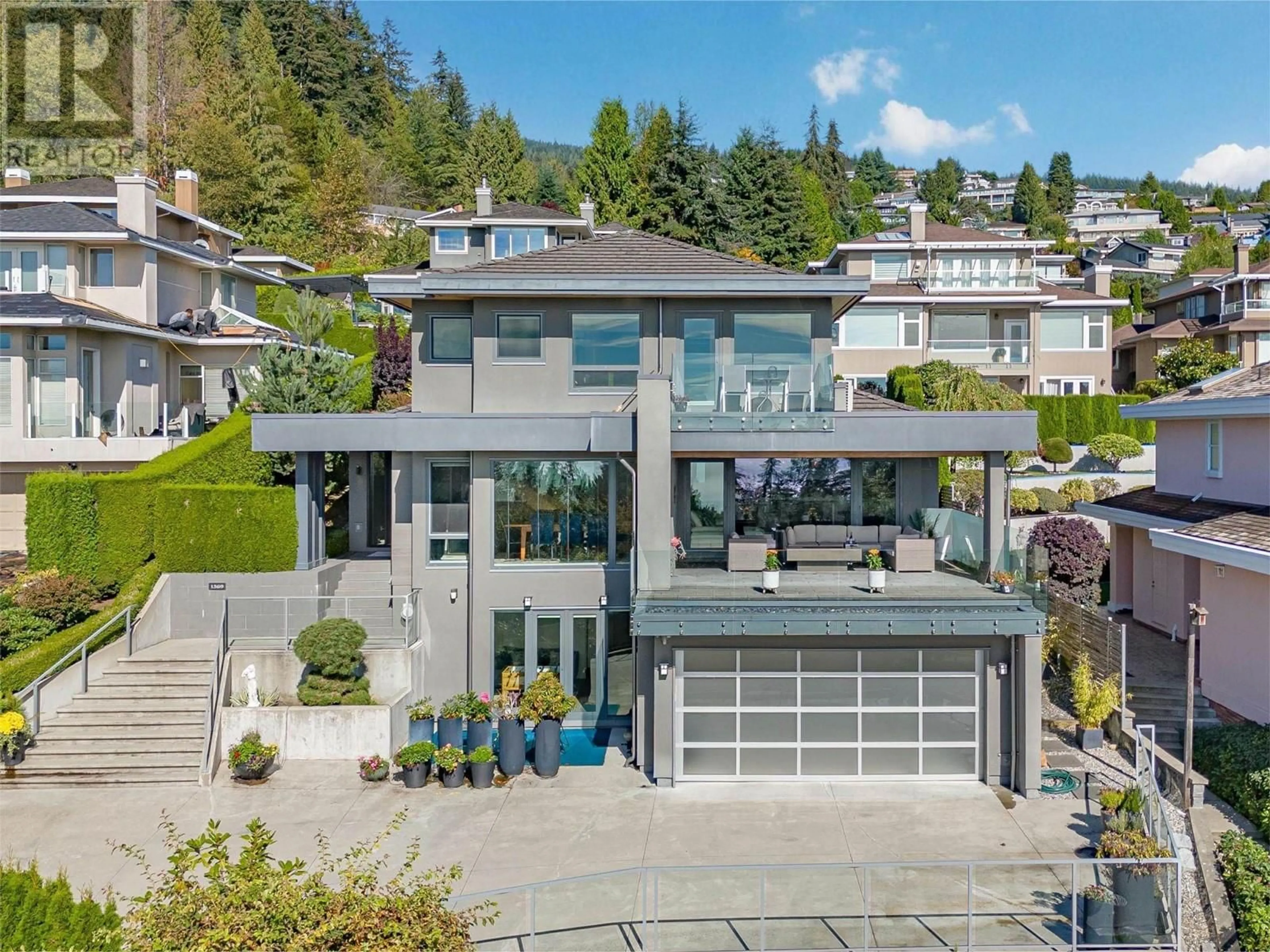 Frontside or backside of a home, the street view for 1569 TYROL COURT, West Vancouver British Columbia V7S3G5