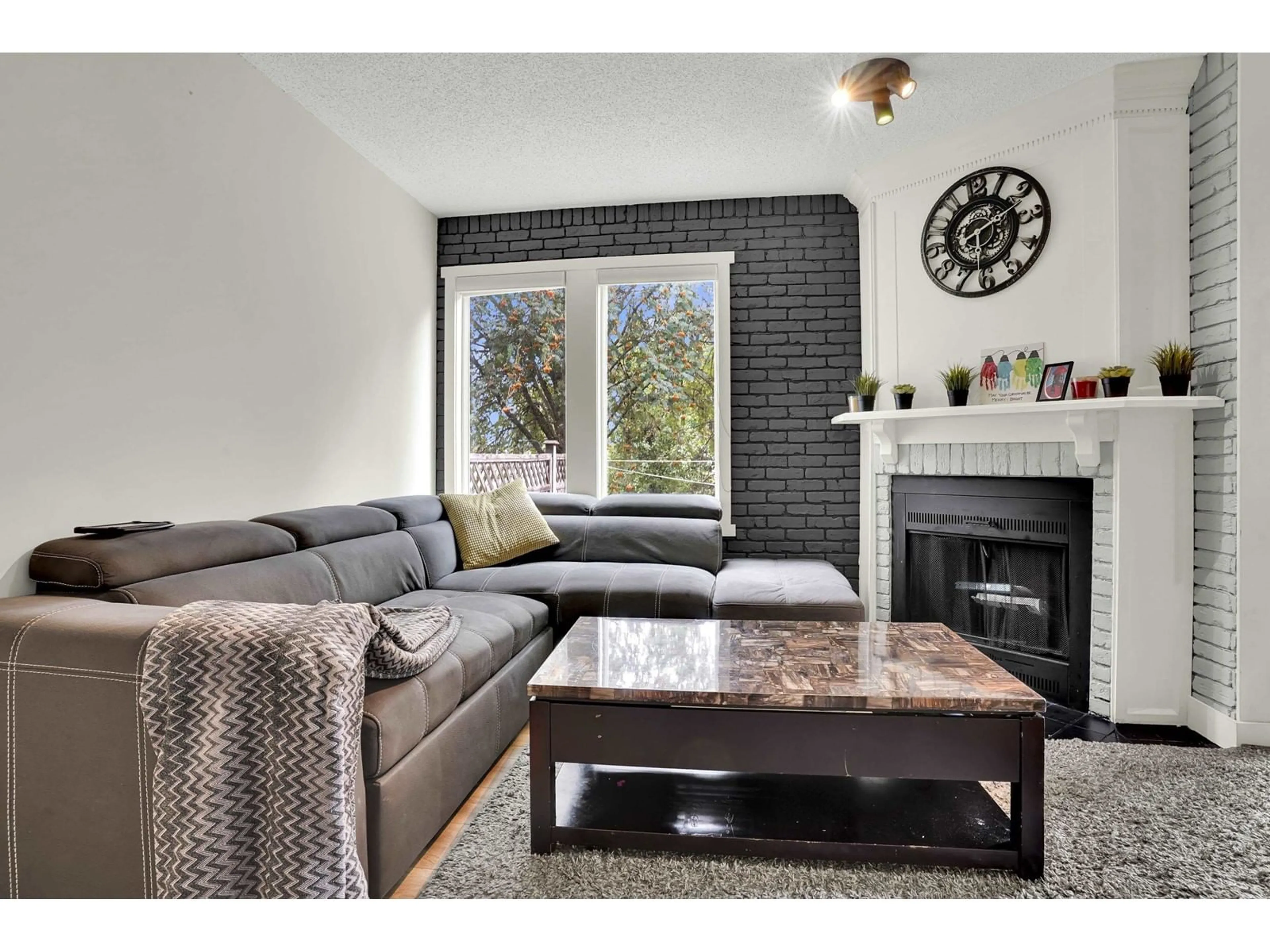 Living room, wood floors for 16 32705 FRASER CRESCENT, Mission British Columbia V2V1C9