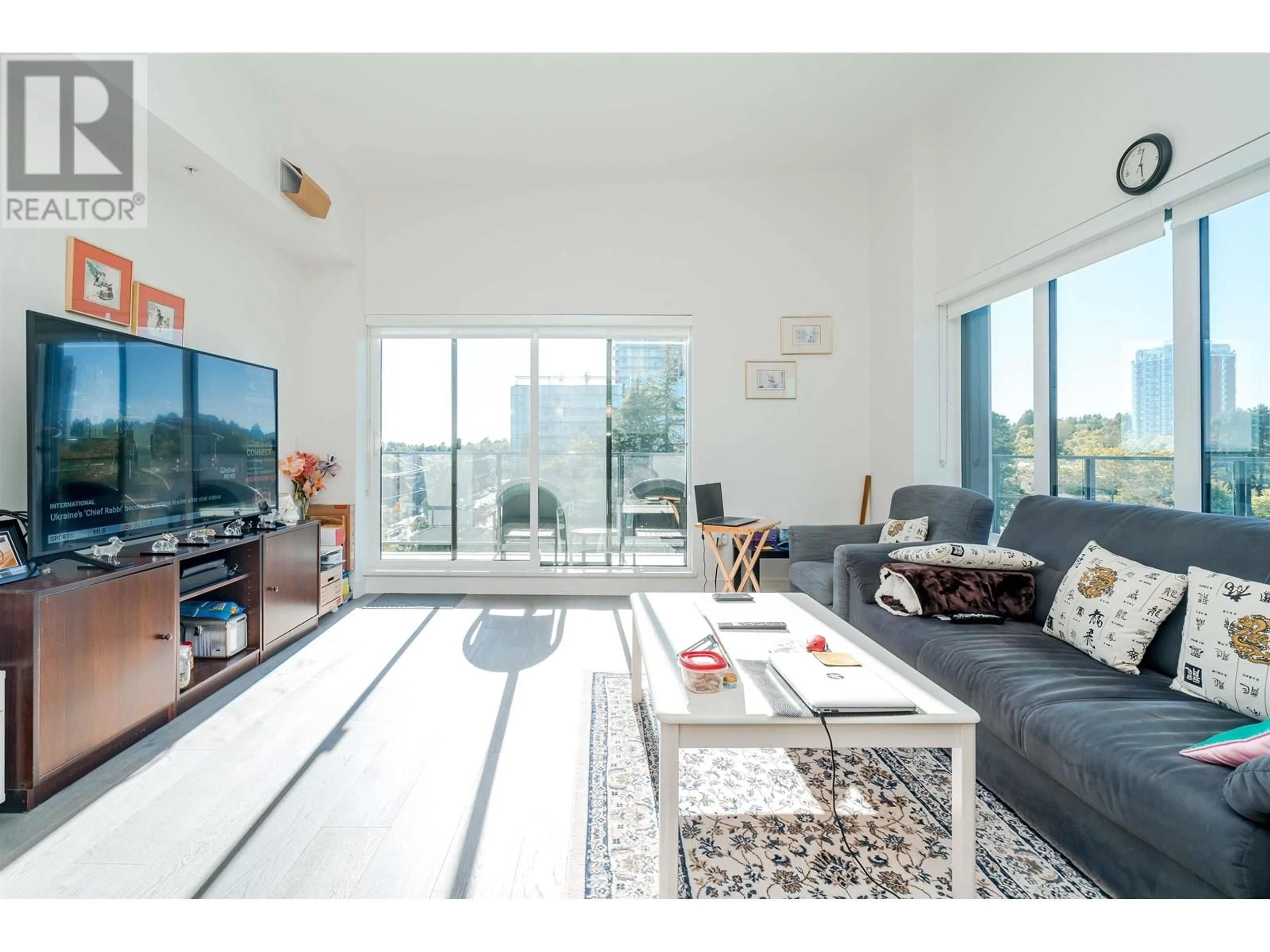 Living room, wood floors for 602 477 W 59TH AVENUE, Vancouver British Columbia V5X1X4