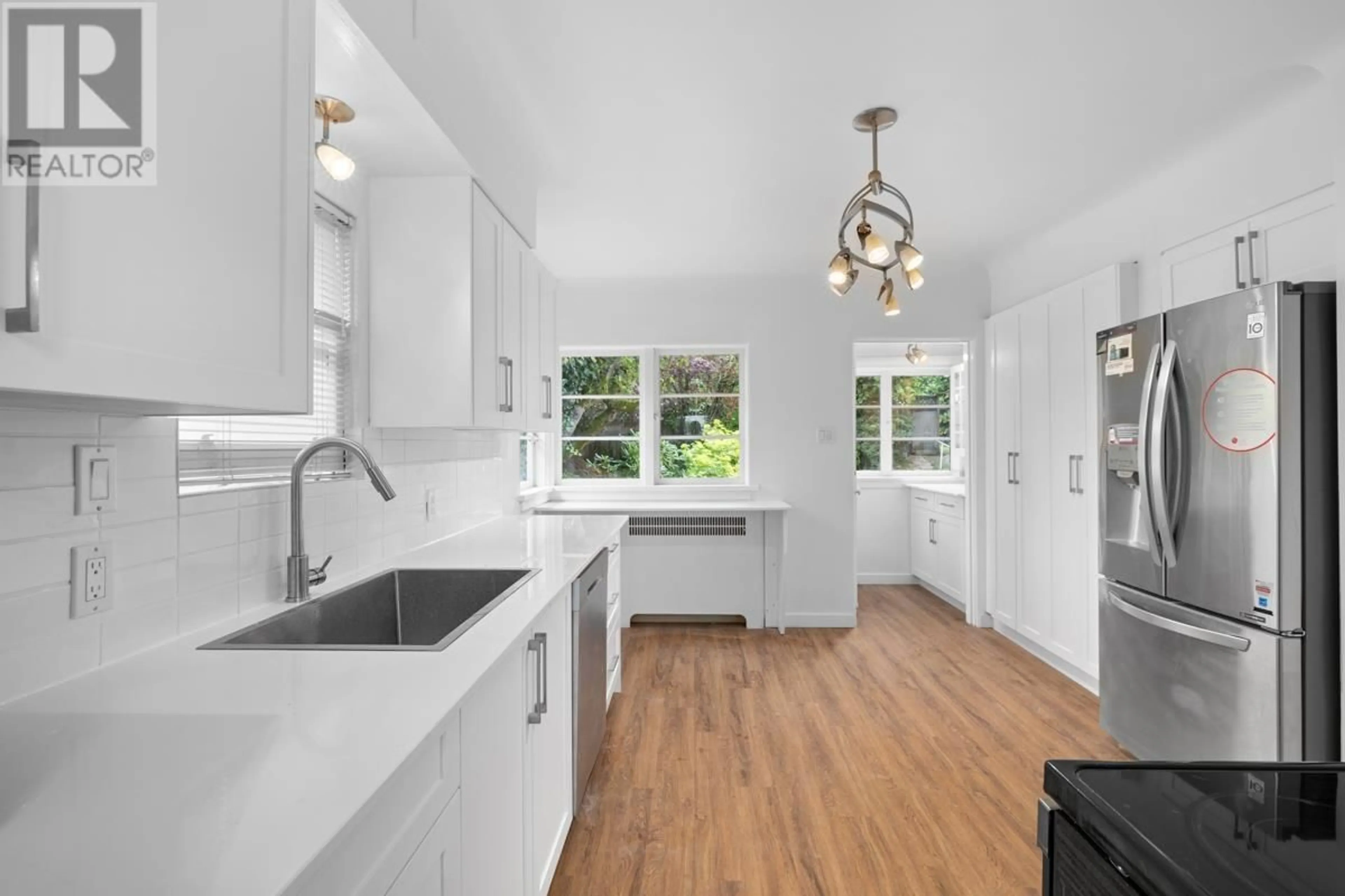 Open concept kitchen for 1561 JEFFERSON AVENUE, West Vancouver British Columbia V7V2A2