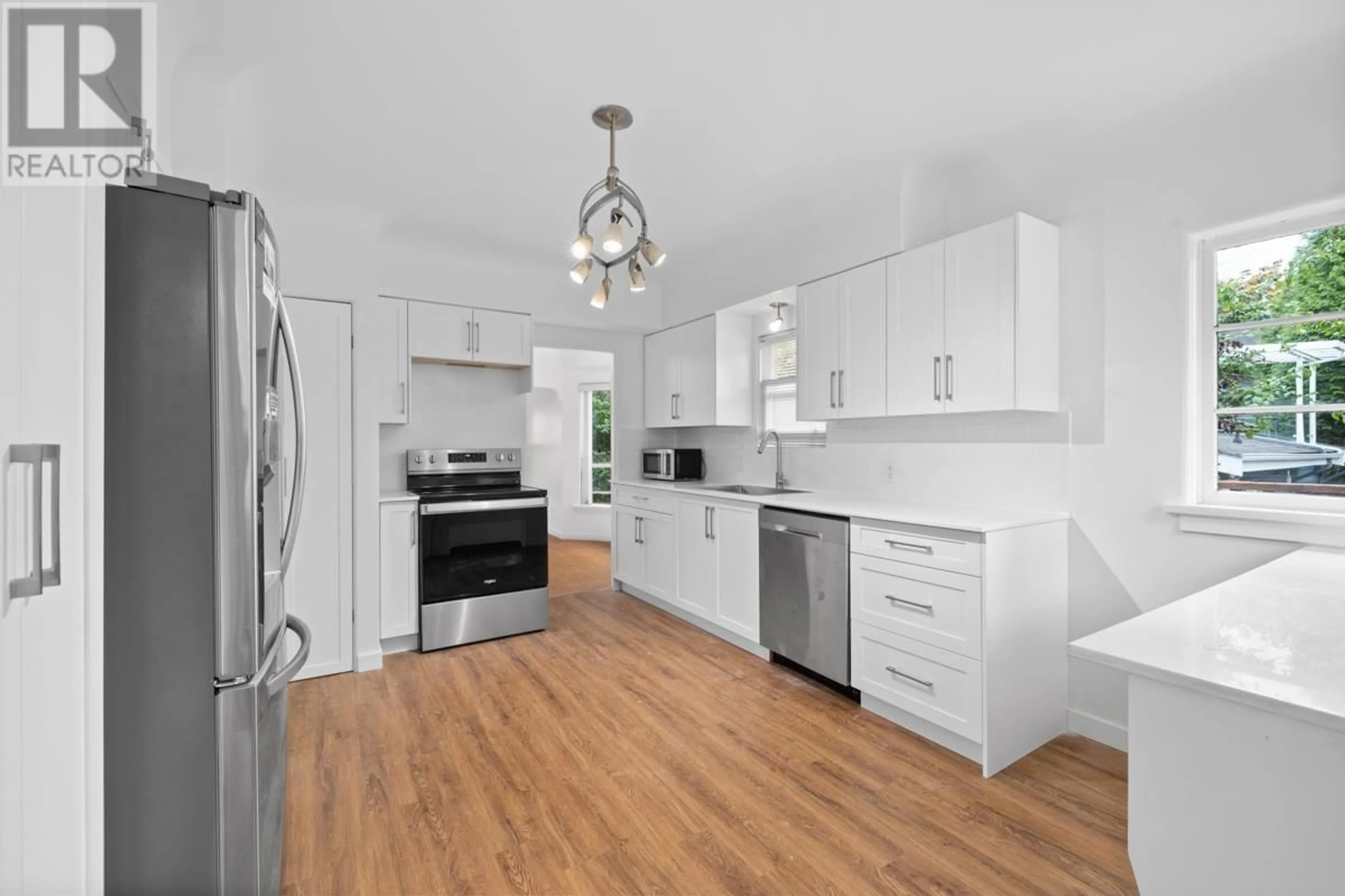 Open concept kitchen for 1561 JEFFERSON AVENUE, West Vancouver British Columbia V7V2A2