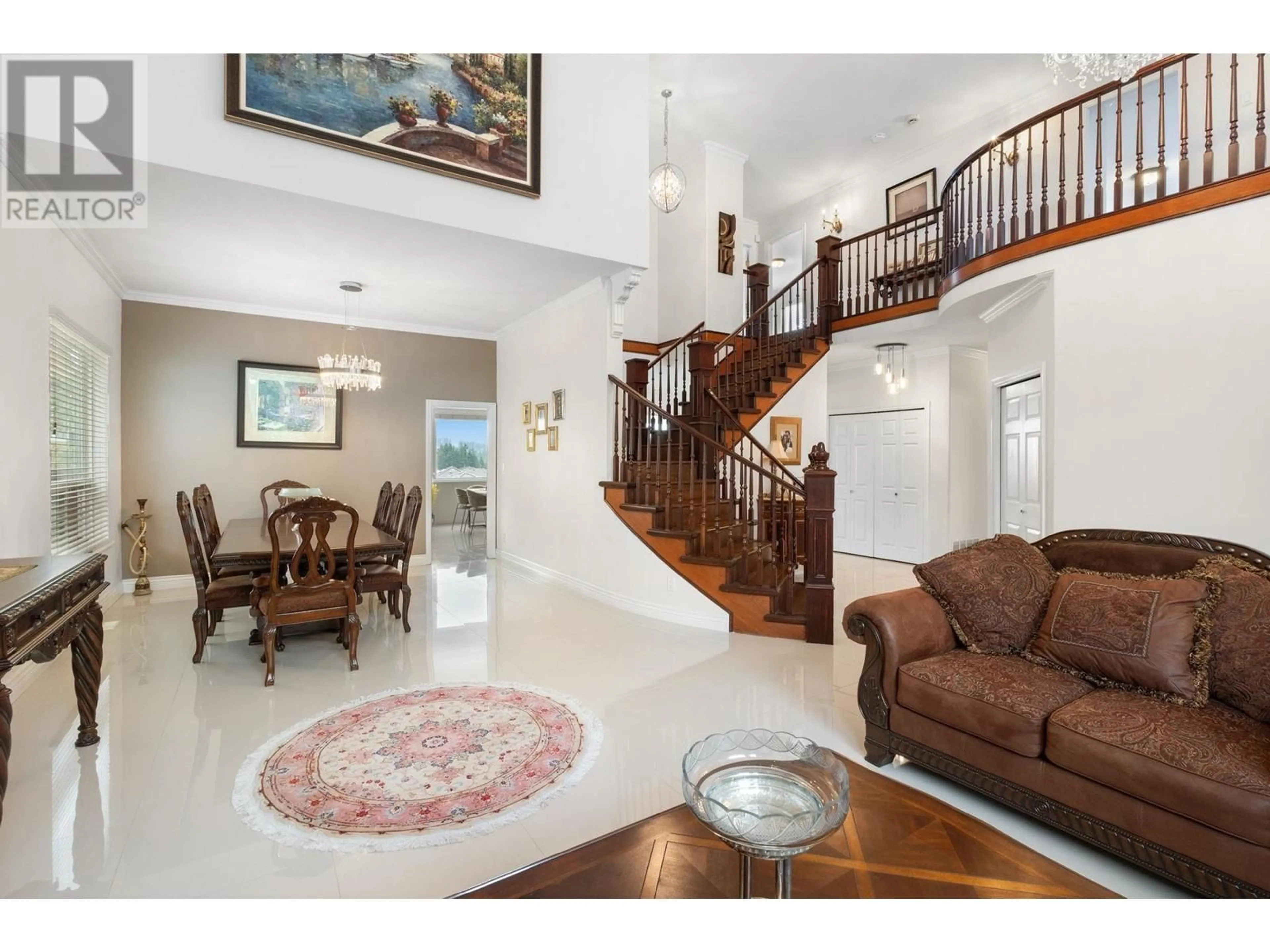 Indoor foyer, wood floors for 1569 PINETREE WAY, Coquitlam British Columbia V3E3B5