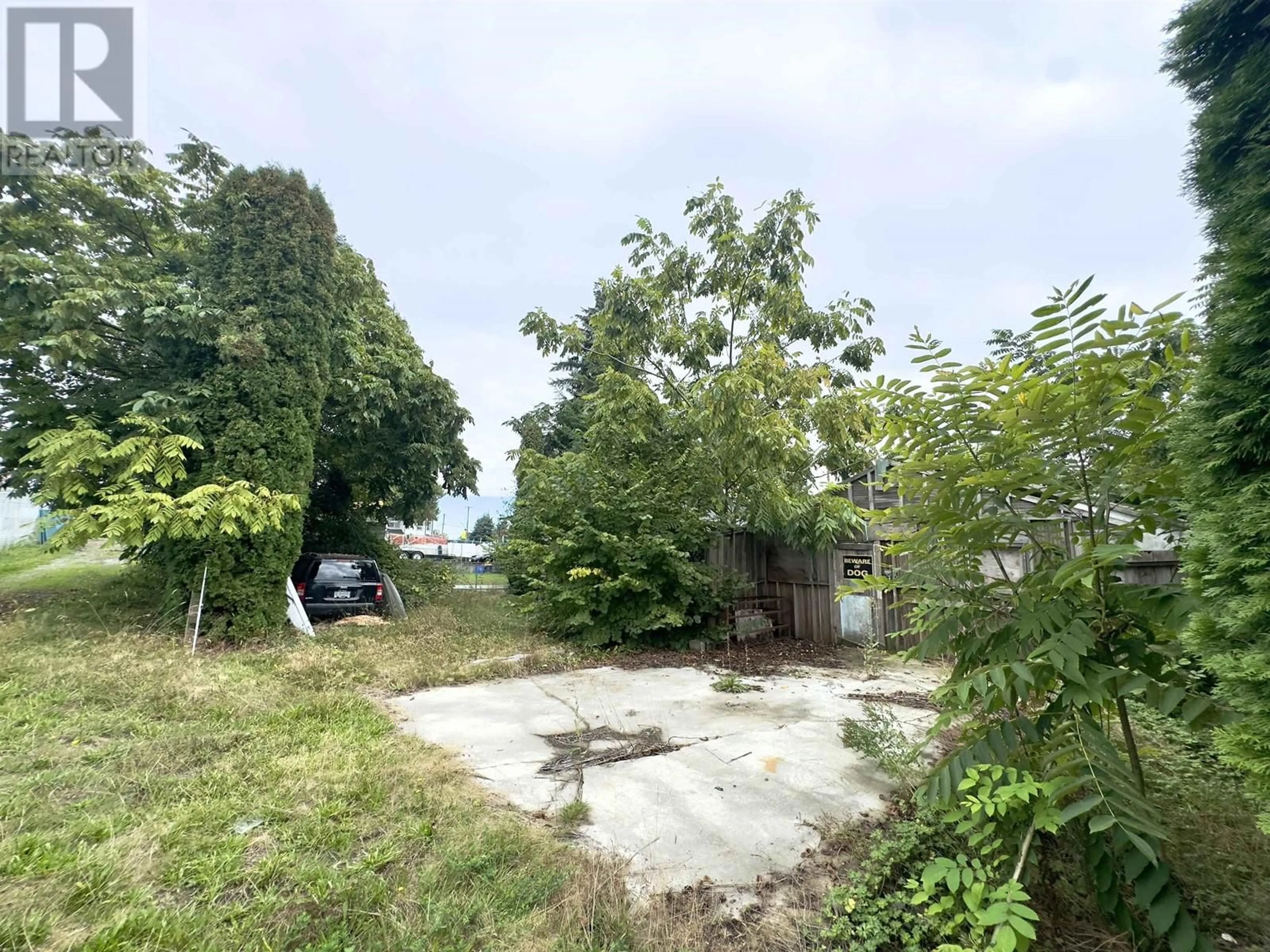 A pic from outside/outdoor area/front of a property/back of a property/a pic from drone, water/lake/river/ocean view for 605 ALDERSON AVENUE, Coquitlam British Columbia V3K1T4
