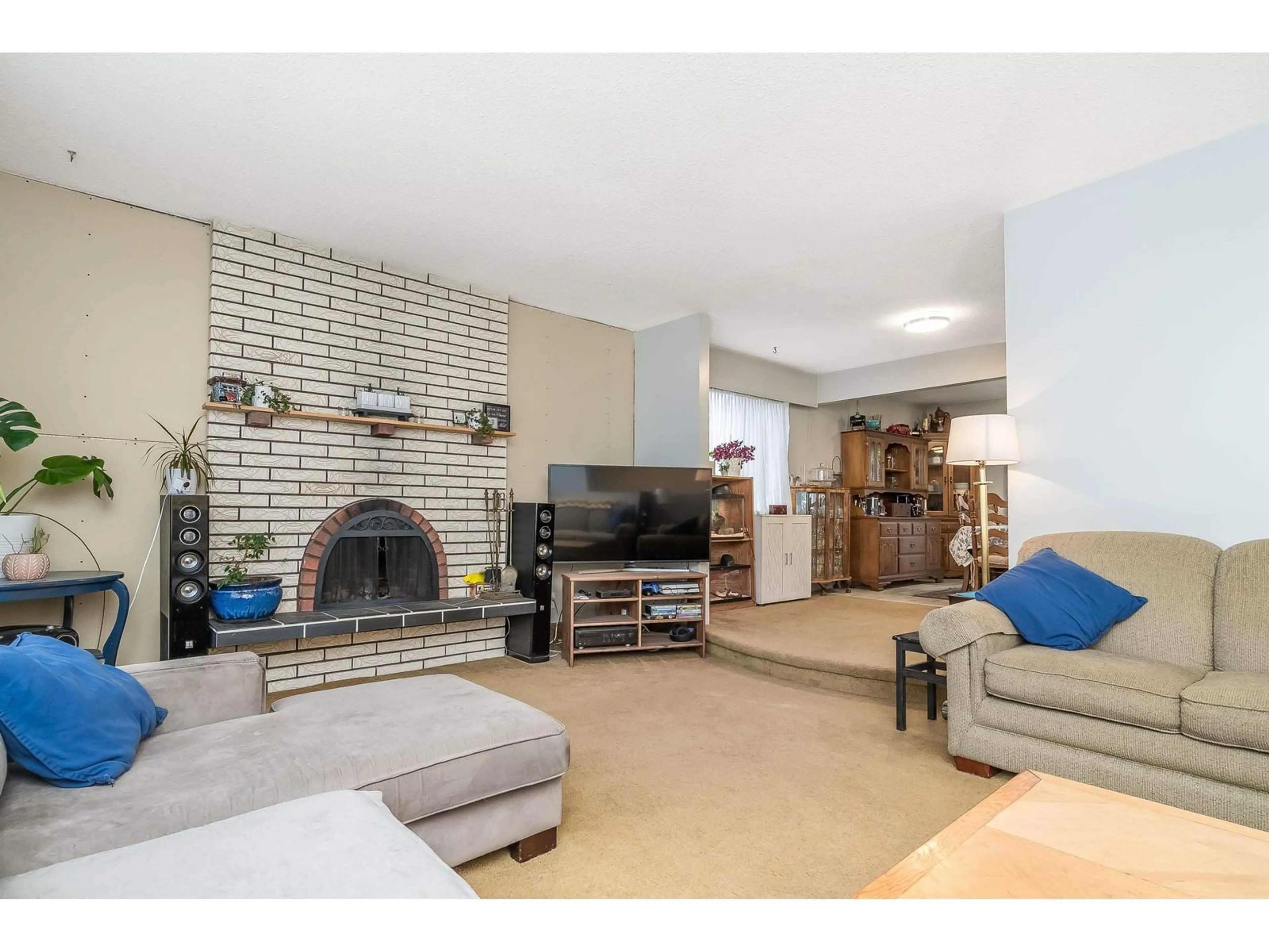 Living room, wood floors for 11855 82A AVENUE, Delta British Columbia V4C3P6