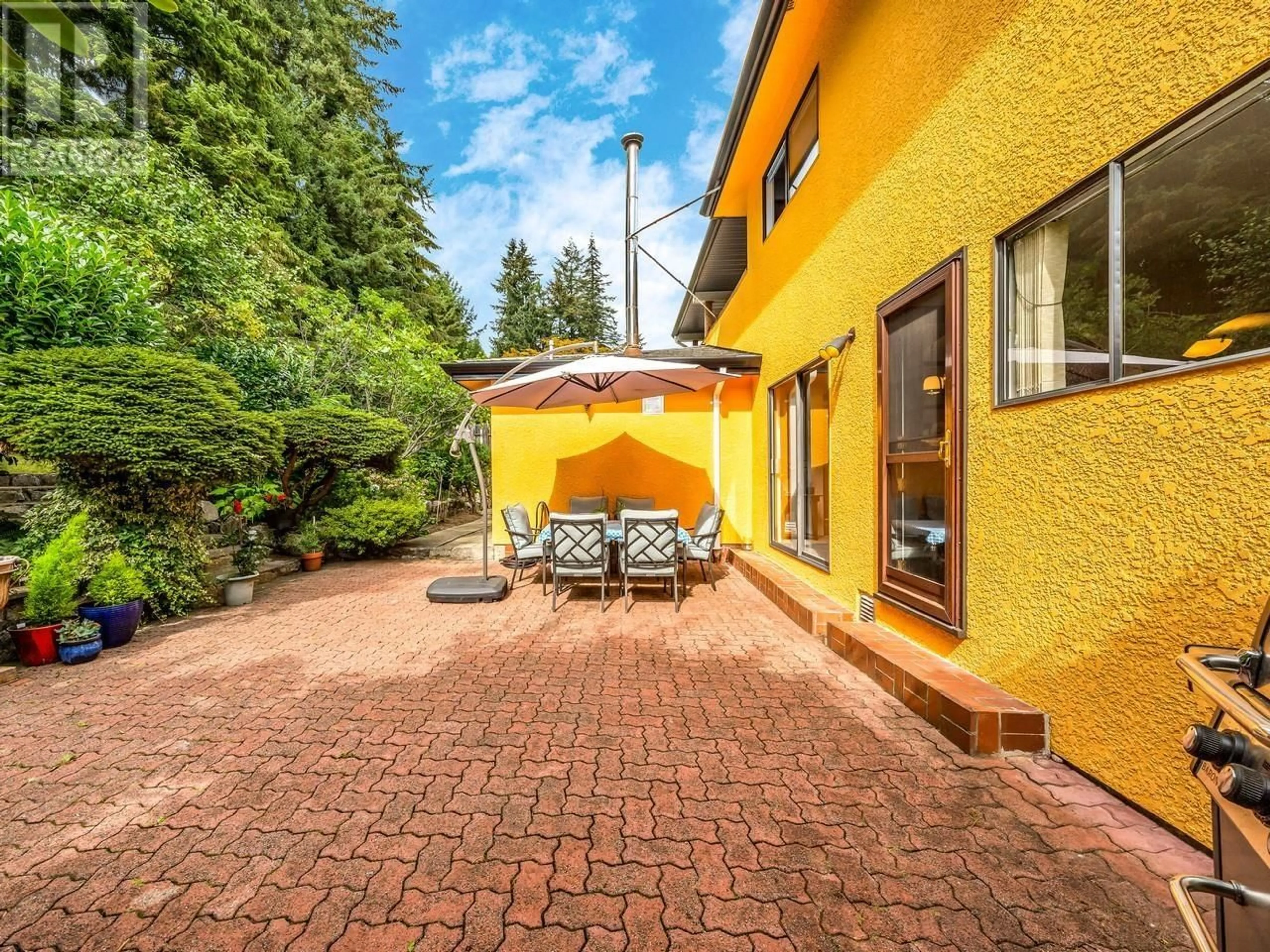 Patio, cottage for 1071 CARNABY PLACE, North Vancouver British Columbia V7H2A2