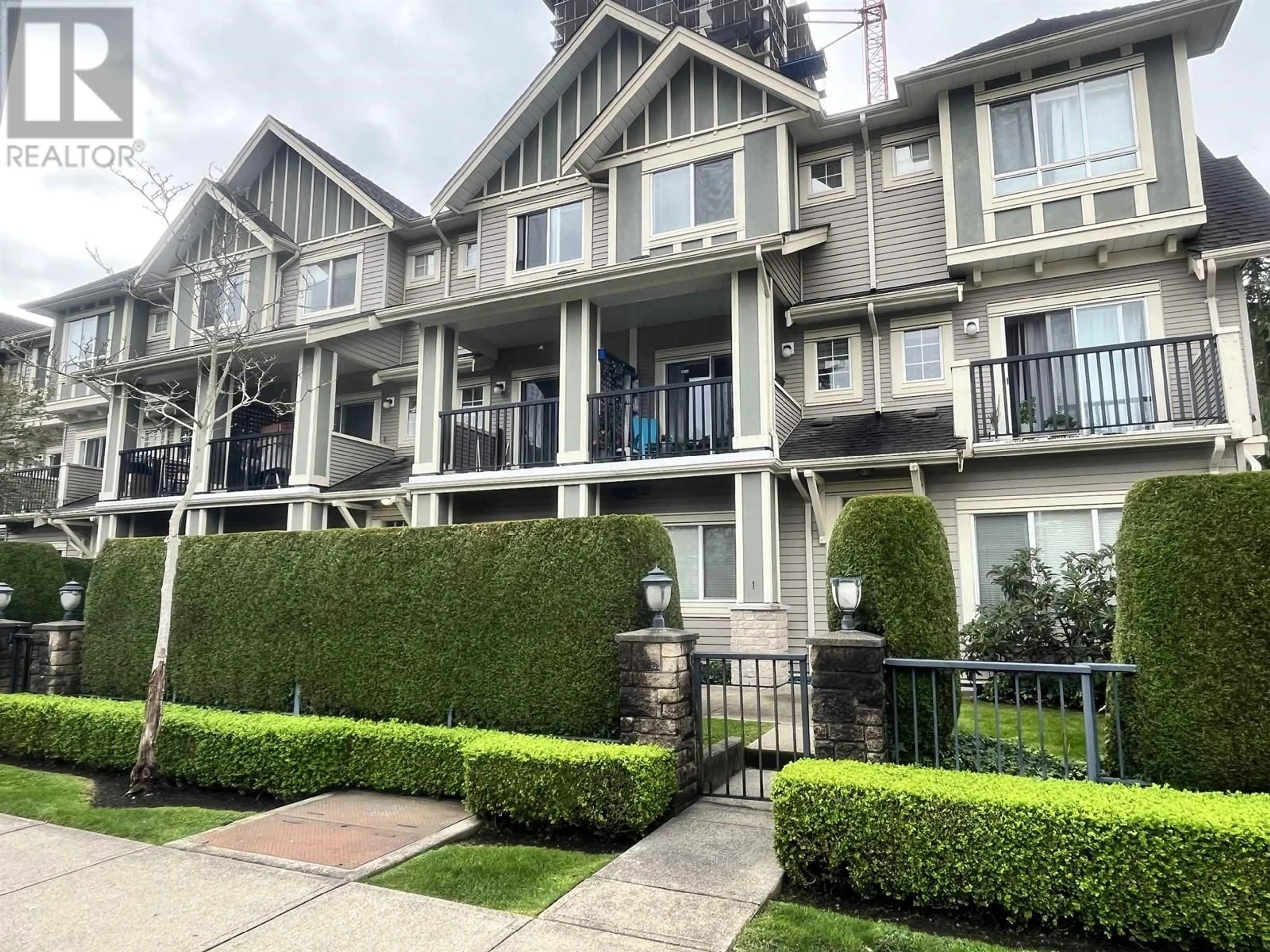 A pic from exterior of the house or condo for 7 4288 SARDIS STREET, Burnaby British Columbia V5H1K4