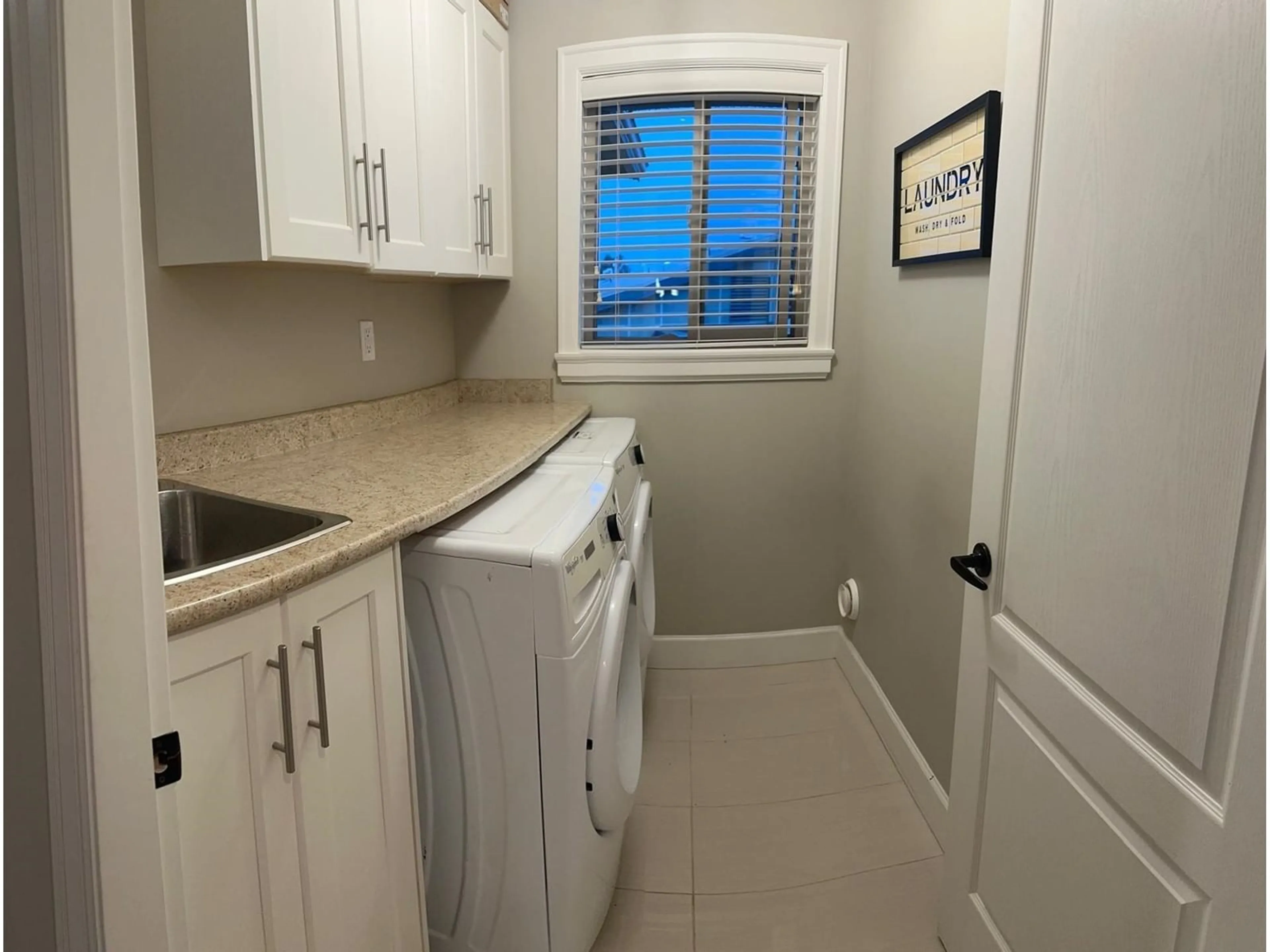 Laundry room for 6767 182A STREET, Surrey British Columbia V3S1E5