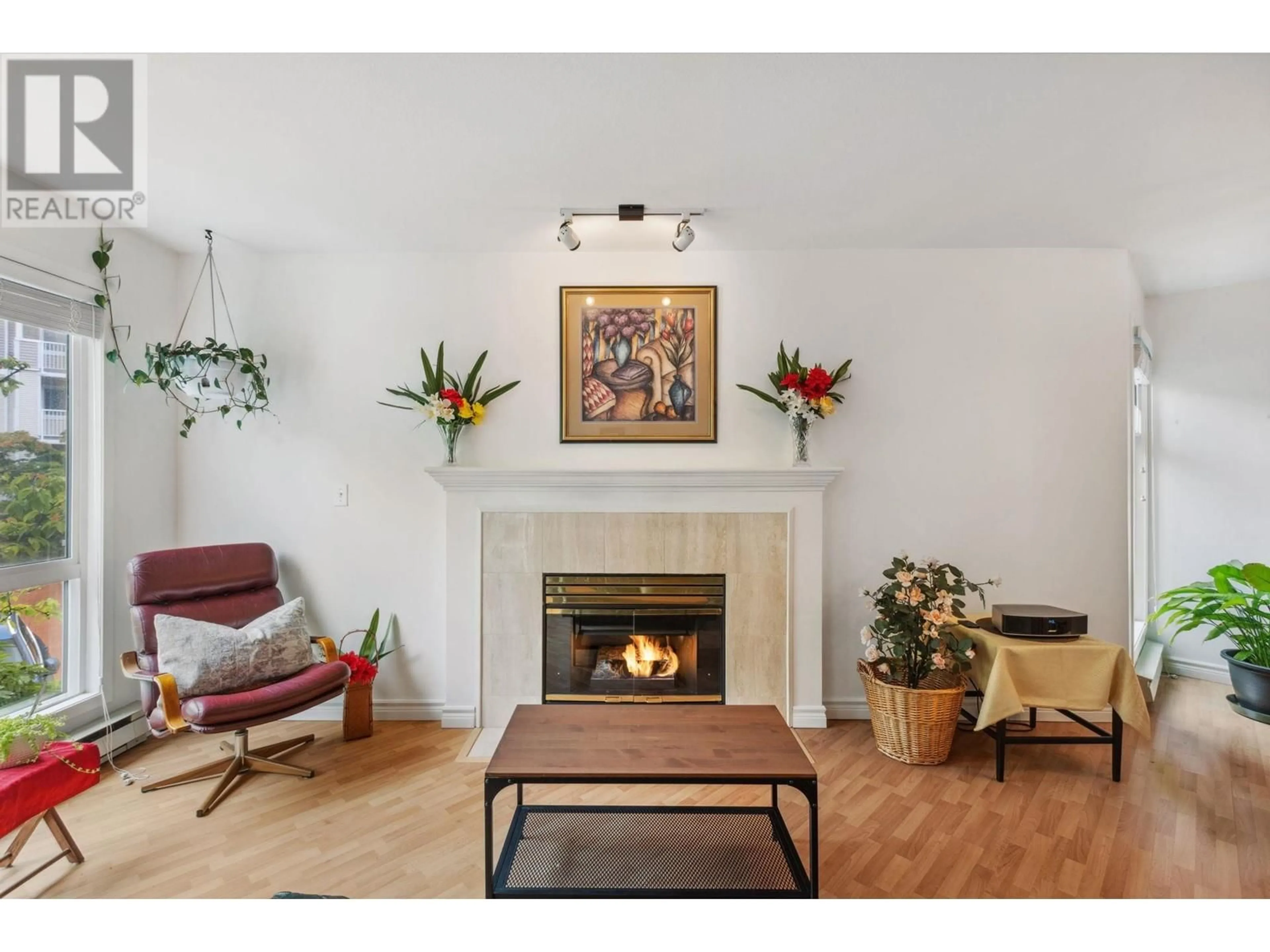 Living room, wood floors for 125 7437 MOFFATT ROAD, Richmond British Columbia V6Y3V9