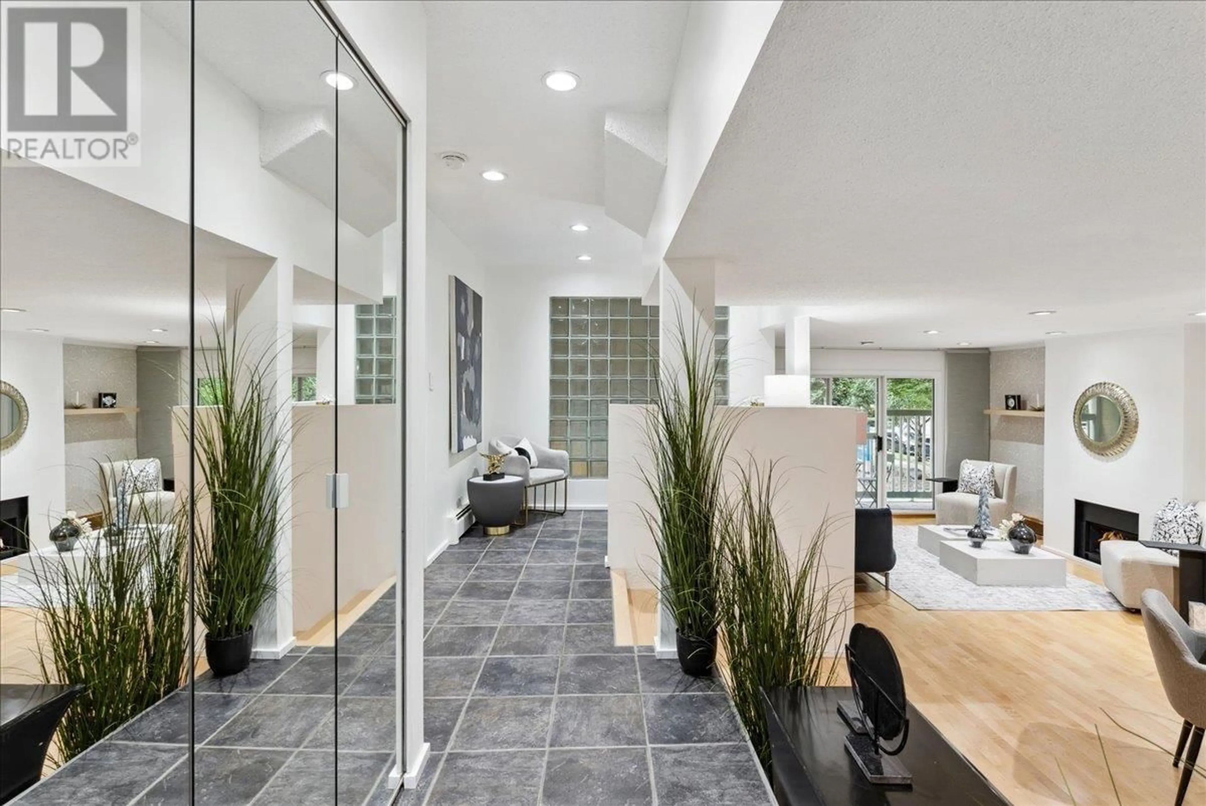 Contemporary bathroom, ceramic floors for 201 1125 GILFORD STREET, Vancouver British Columbia V6G2P7