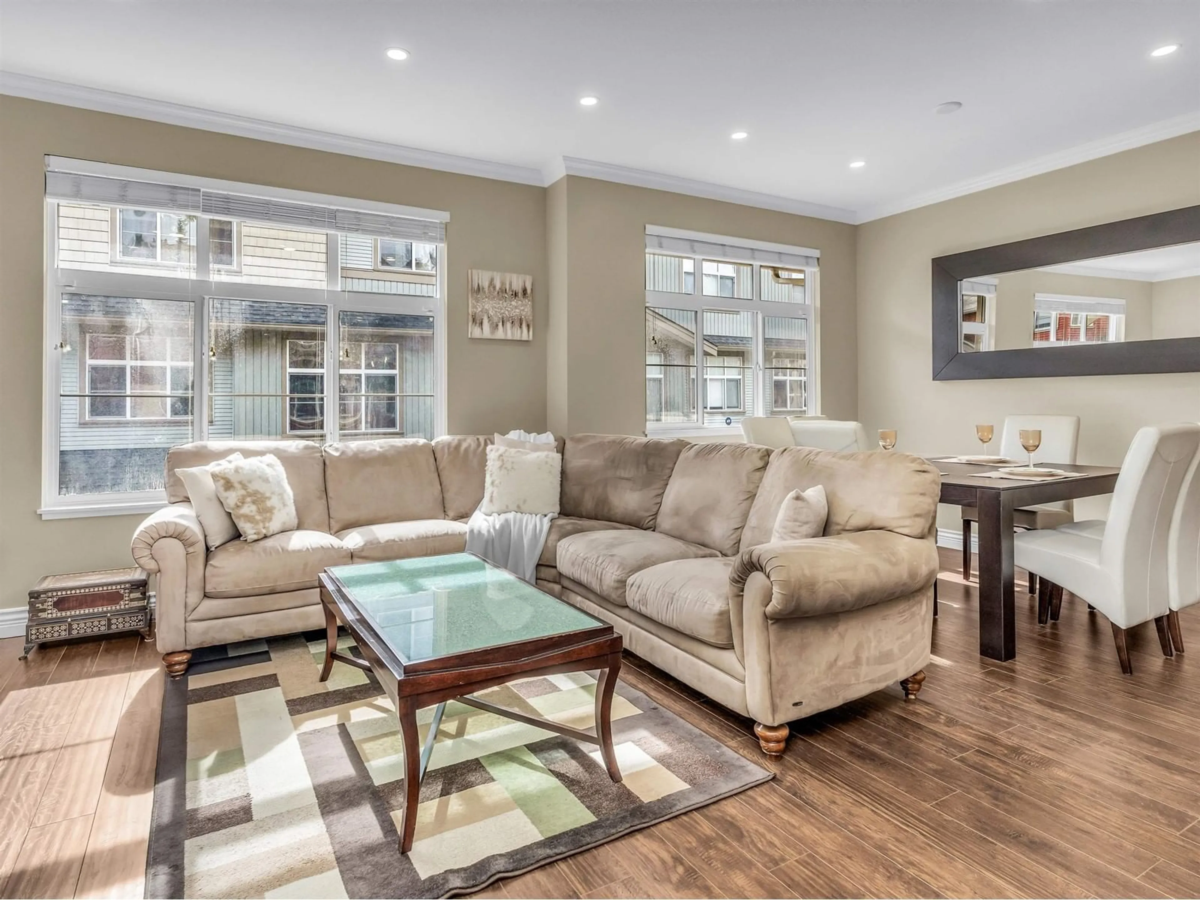 Living room, wood floors for 61 7518 138 STREET, Surrey British Columbia V3W1S1