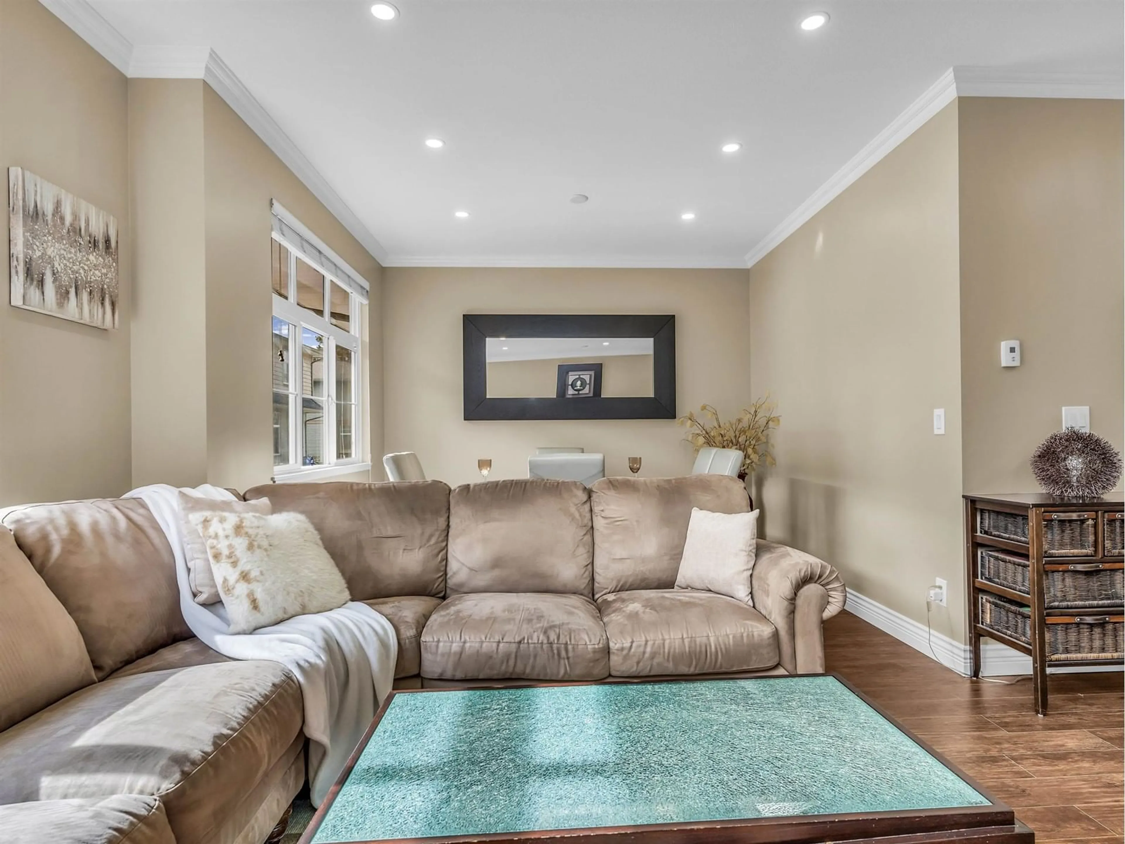 Living room, wood floors for 61 7518 138 STREET, Surrey British Columbia V3W1S1