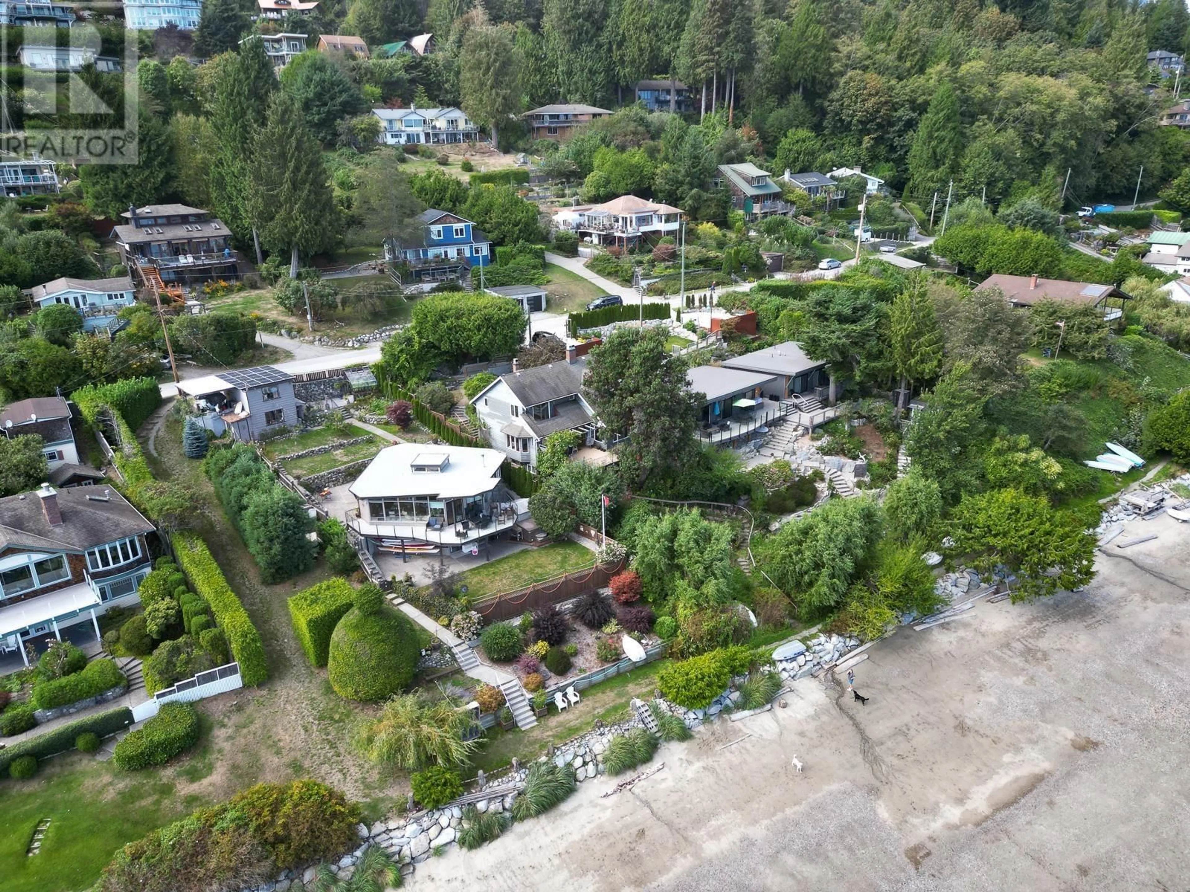 Frontside or backside of a home, the street view for 1124 POINT ROAD, Gibsons British Columbia V0N1V1