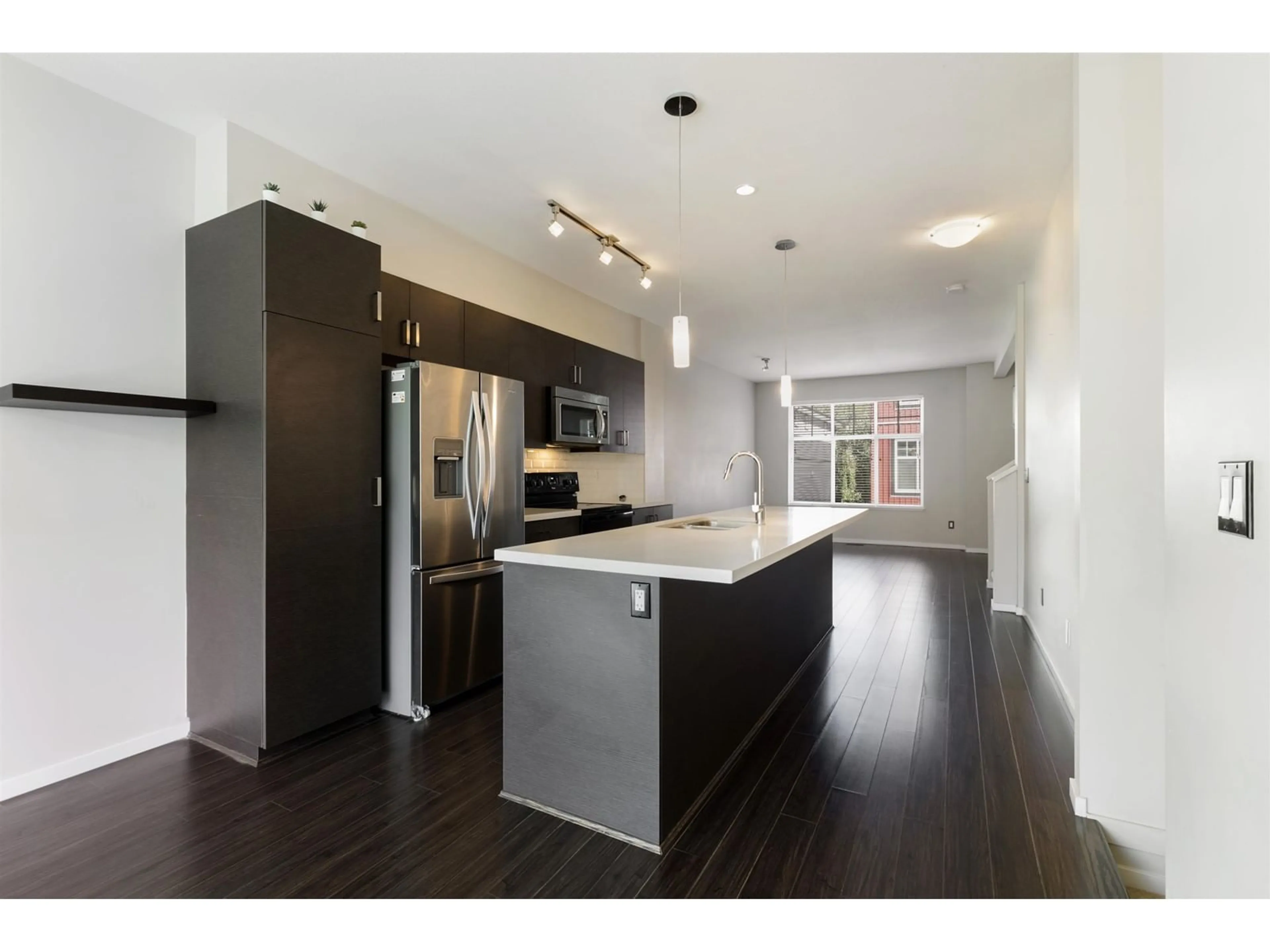 Open concept kitchen for 41 13886 62 AVENUE, Surrey British Columbia V3X0G2