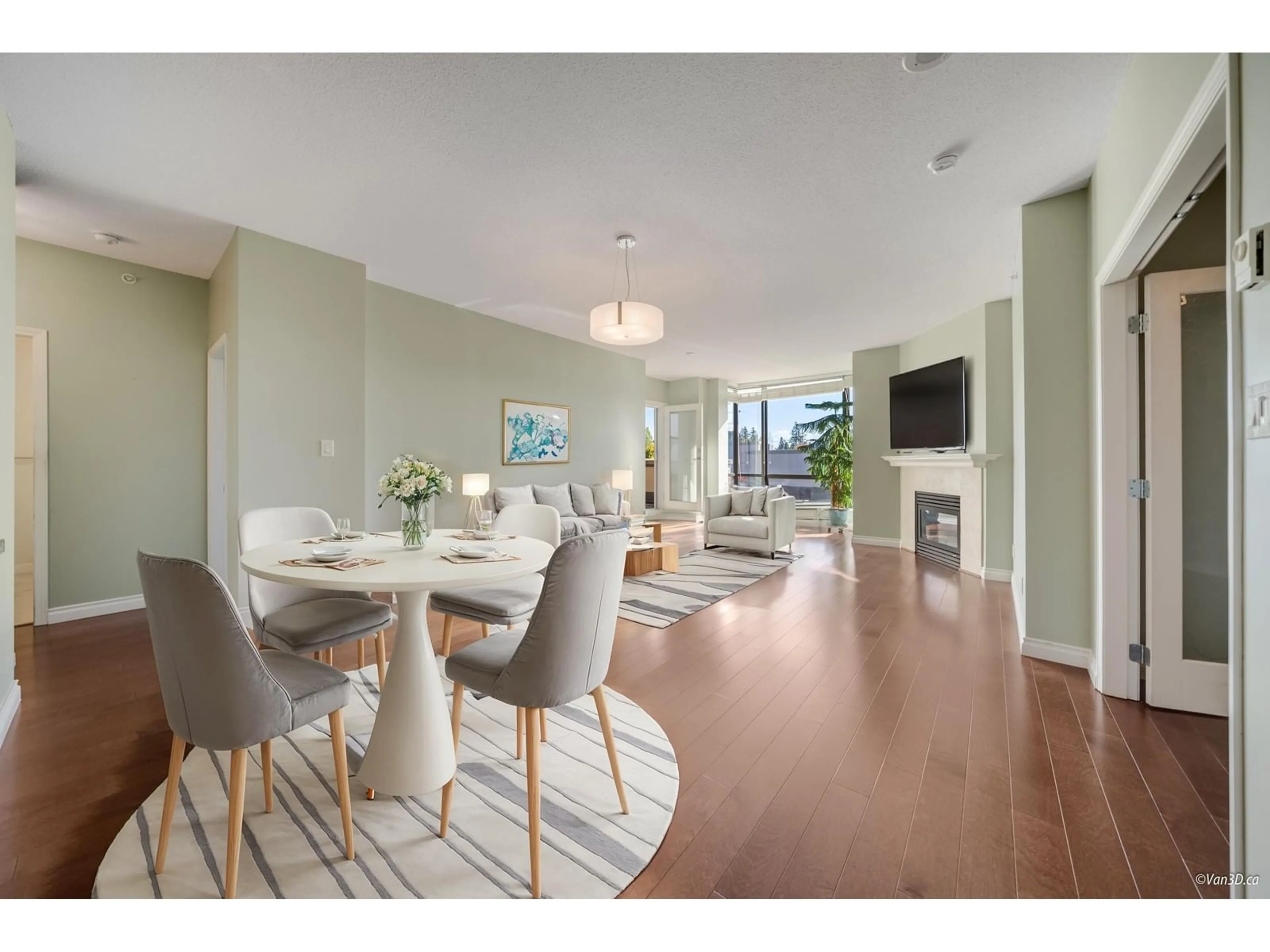 Dining room, wood floors for 206 1581 FOSTER STREET, White Rock British Columbia V4B5M1