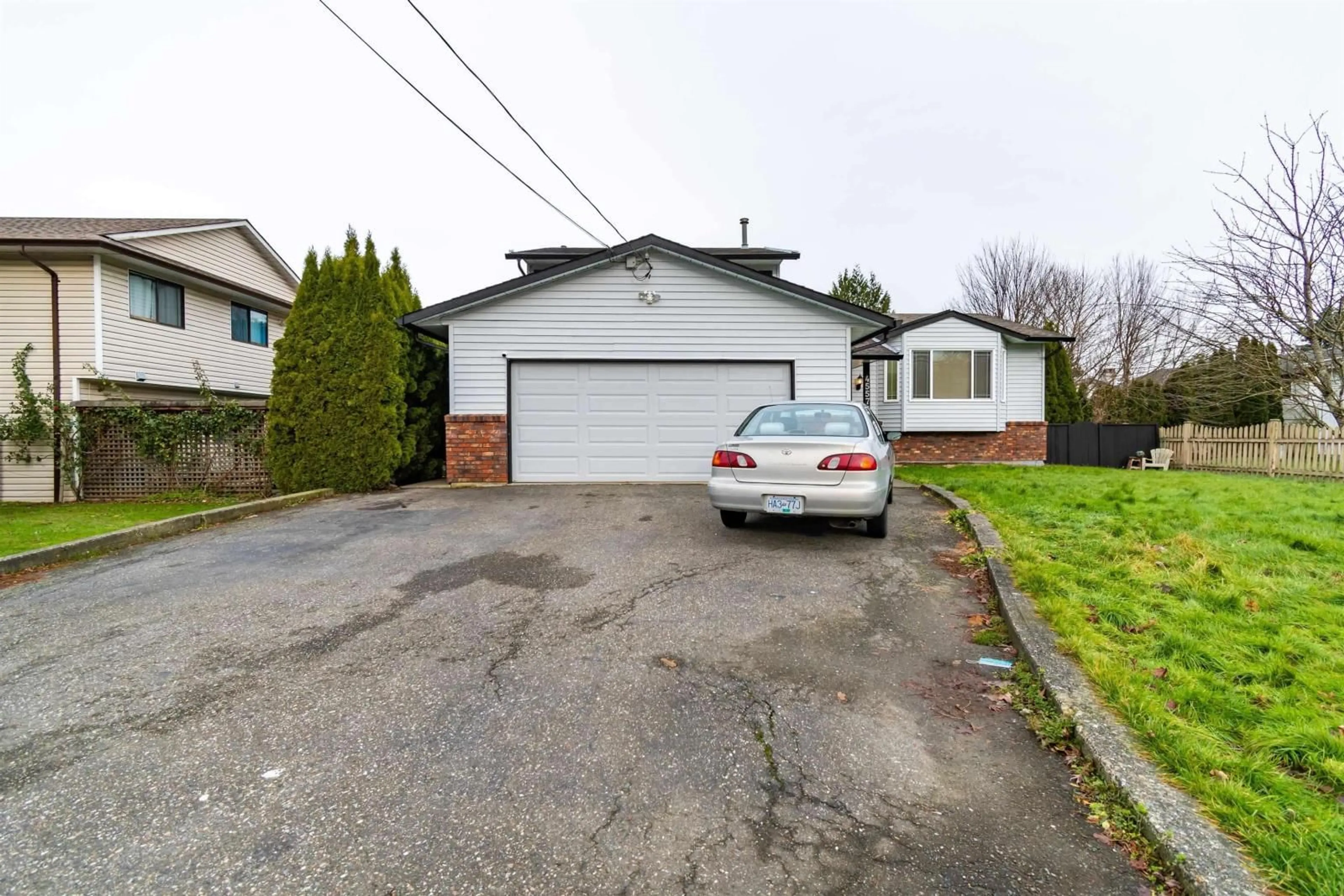 A pic from outside/outdoor area/front of a property/back of a property/a pic from drone, street for 45579 STEVENSON ROAD, Chilliwack British Columbia V2R1M6