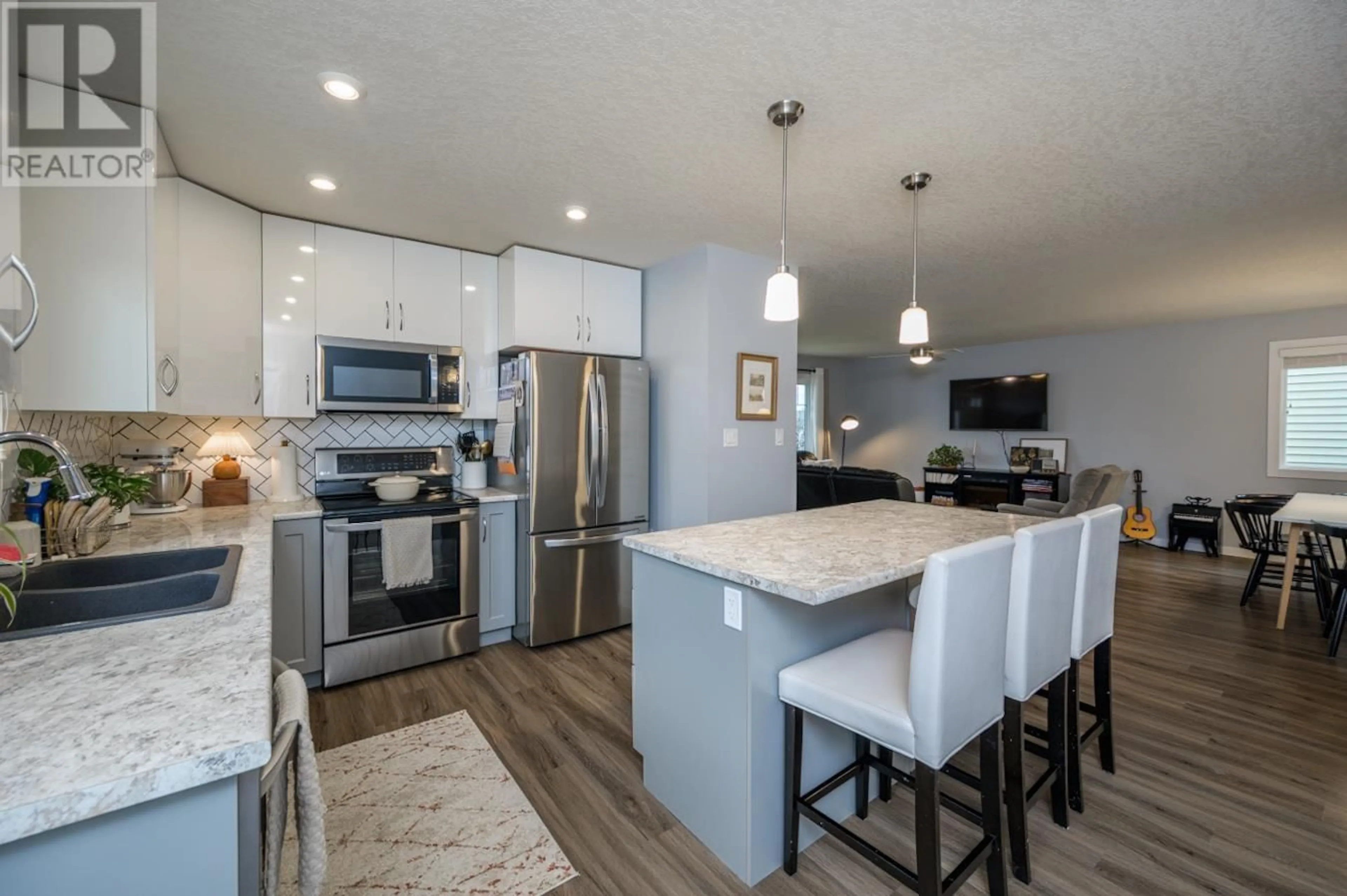 Open concept kitchen for 5425 WOODVALLEY DRIVE, Prince George British Columbia V2K5A6