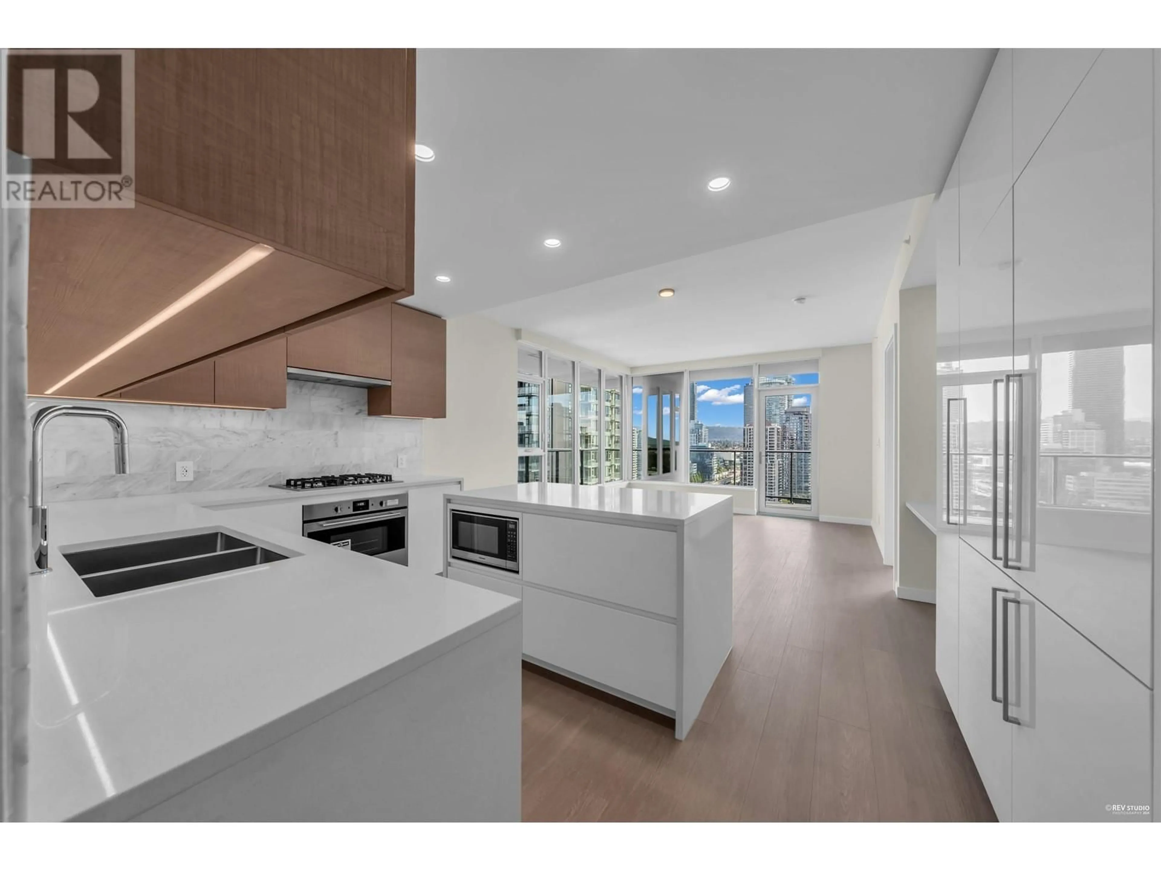 Open concept kitchen, unknown for 2308 - 2186 GILMORE AVENUE, Burnaby British Columbia V5C0N7