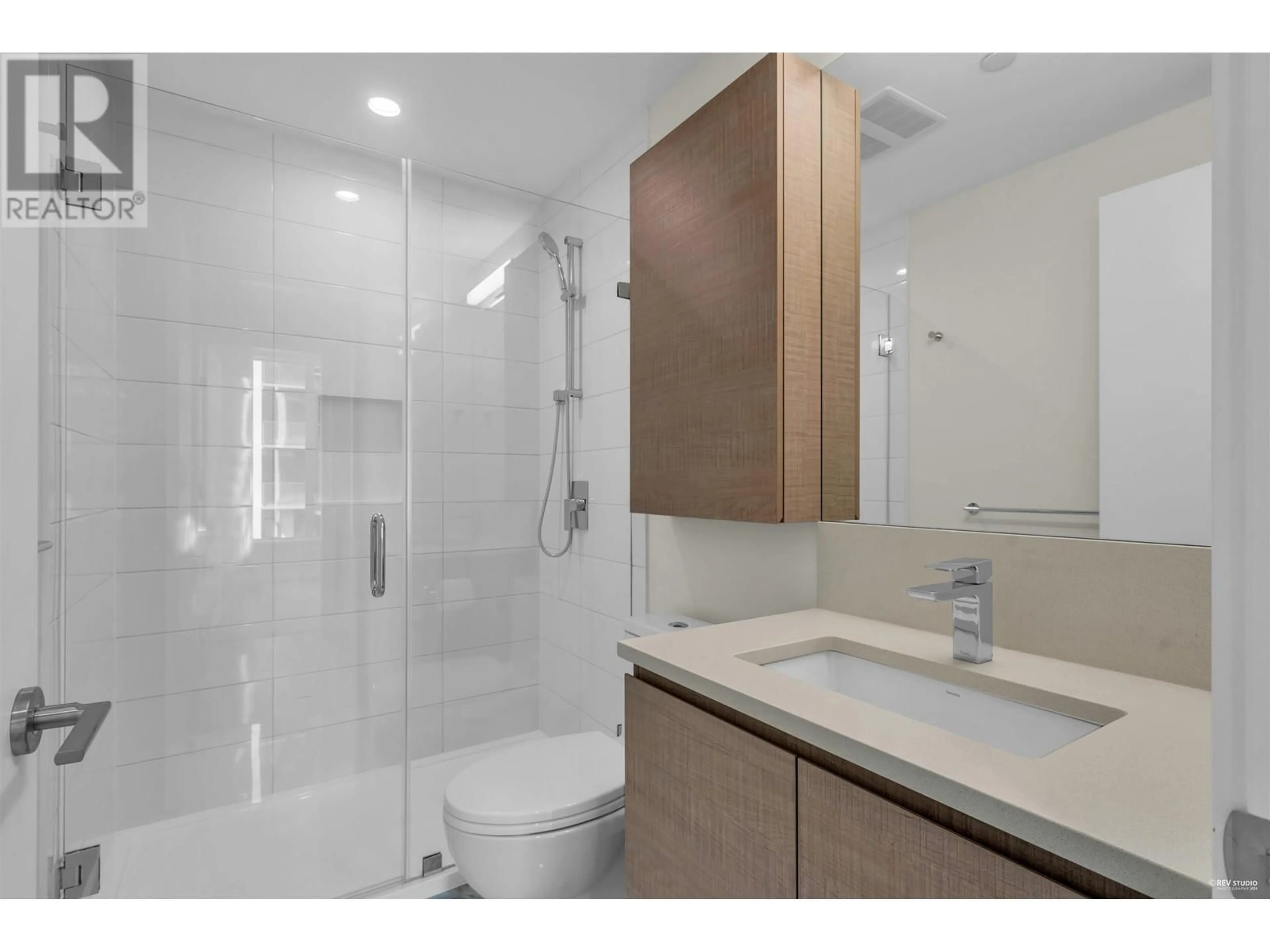 Standard bathroom, ceramic/tile floor for 2308 2186 GILMORE AVENUE, Burnaby British Columbia V5C0N7