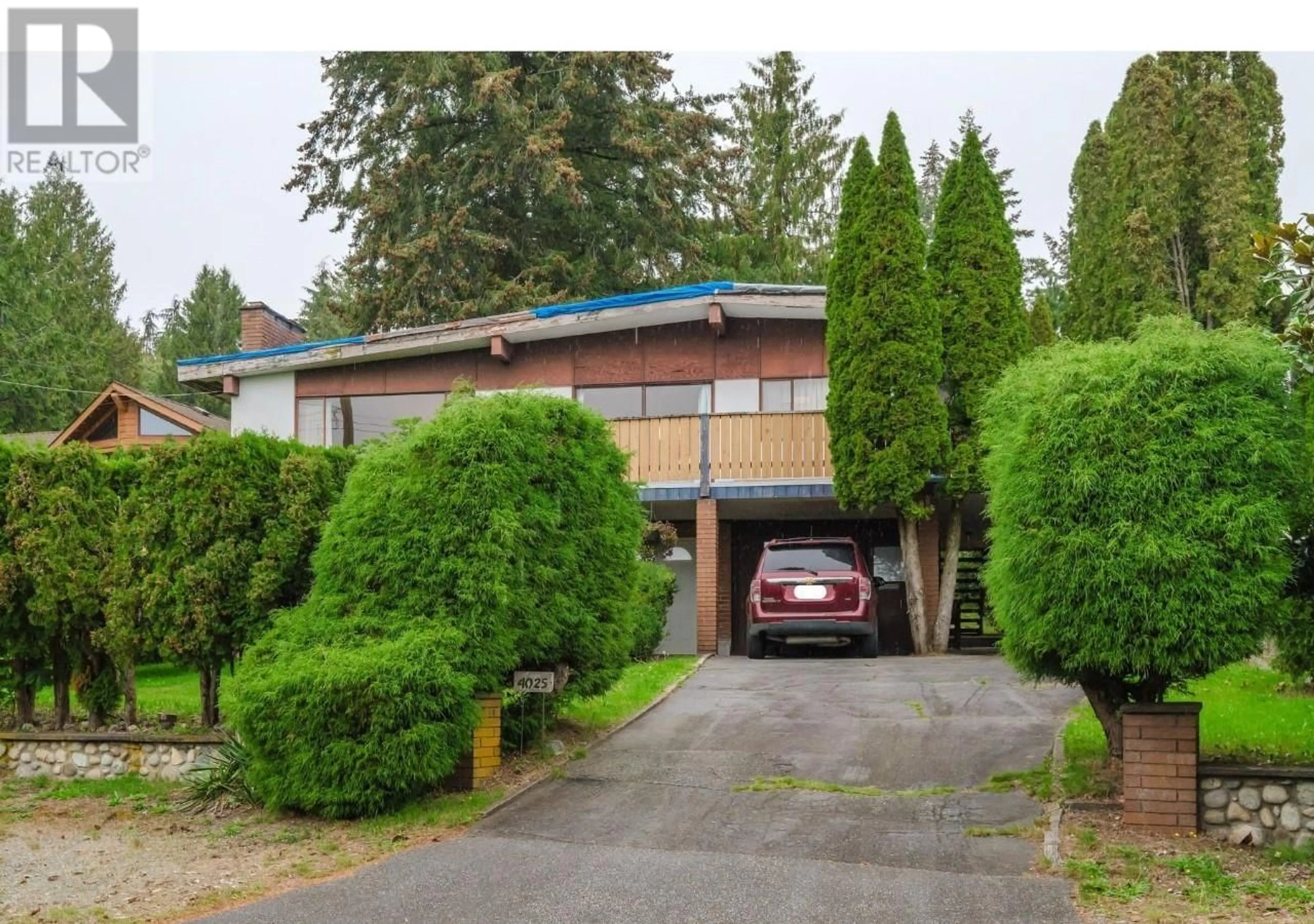 Frontside or backside of a home, the street view for 4025 CLINTON STREET, Burnaby British Columbia V5J2K4