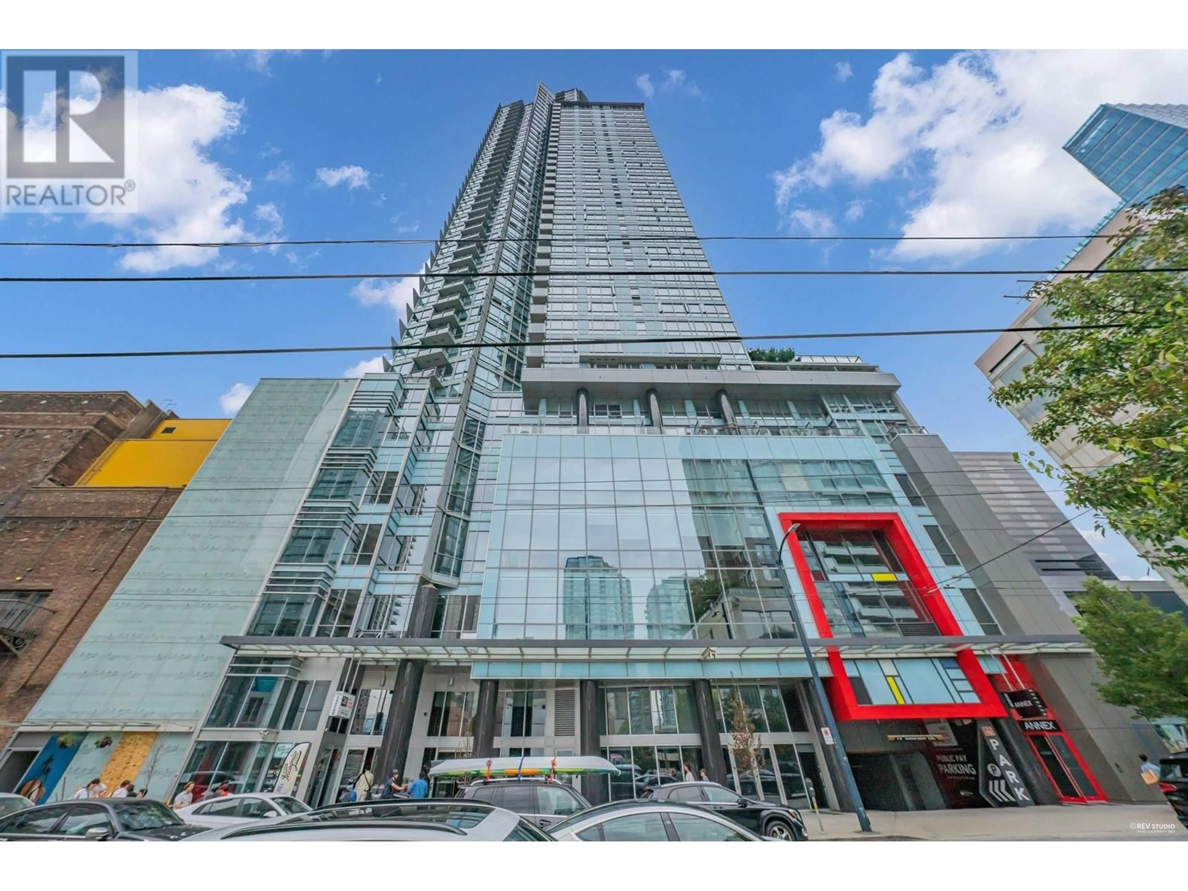 Indoor foyer for 2502 - 833 SEYMOUR STREET, Vancouver British Columbia V6B0G4