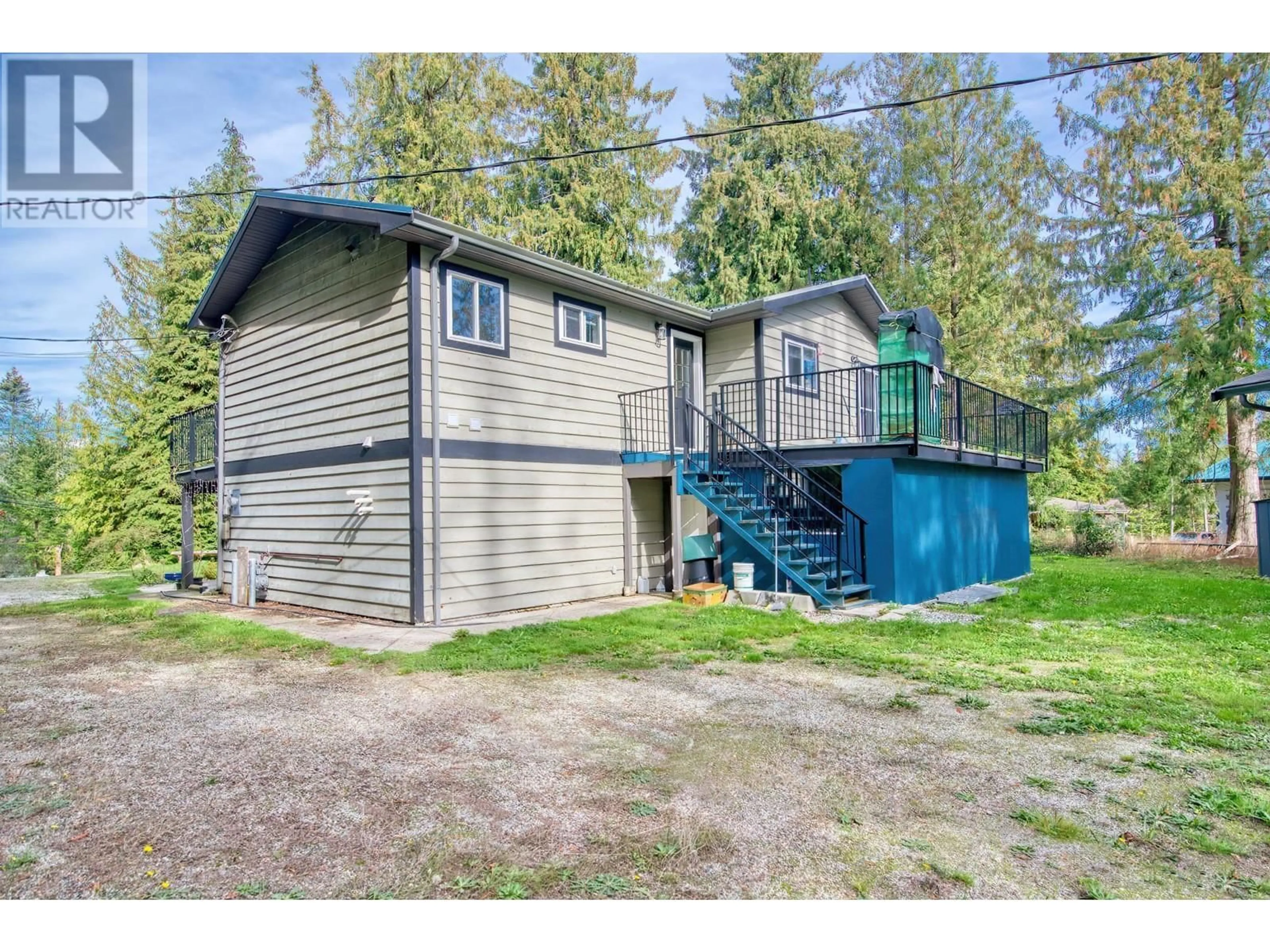 Frontside or backside of a home, cottage for 7717 FAWN ROAD, Halfmoon Bay British Columbia V7Z1C4