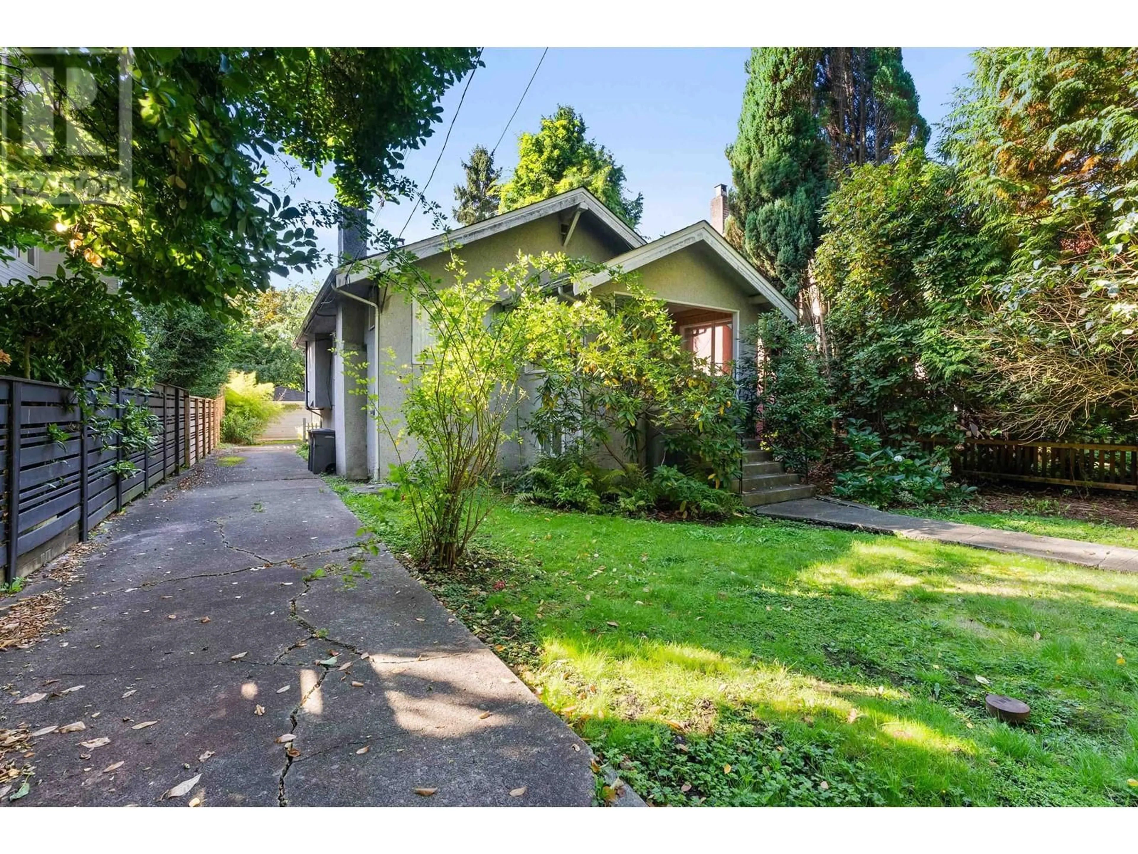 Frontside or backside of a home for 3424 W 5TH AVENUE, Vancouver British Columbia V6R1R8