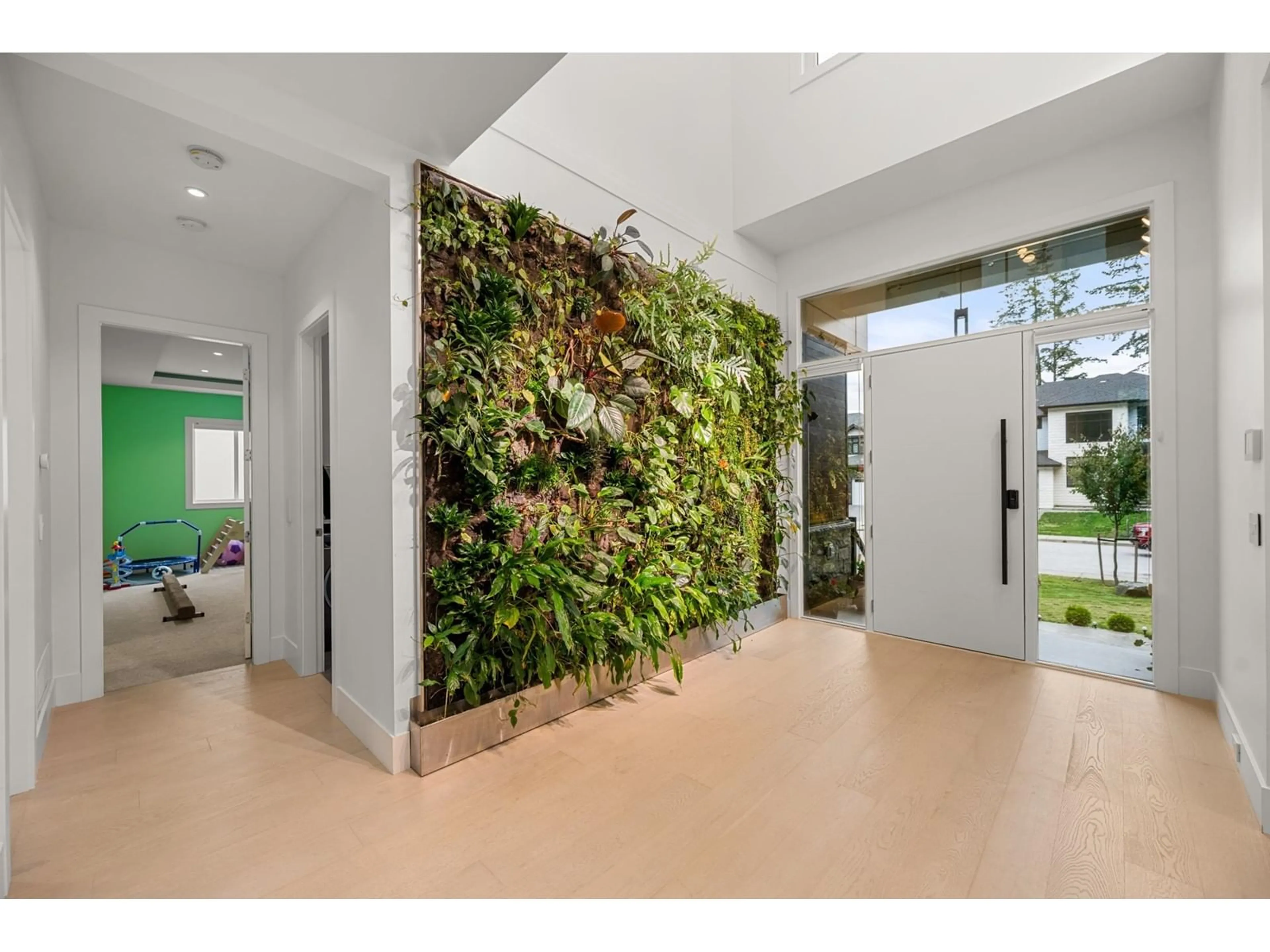 Indoor entryway for 19720 31A AVENUE, Langley British Columbia V2Z0B2