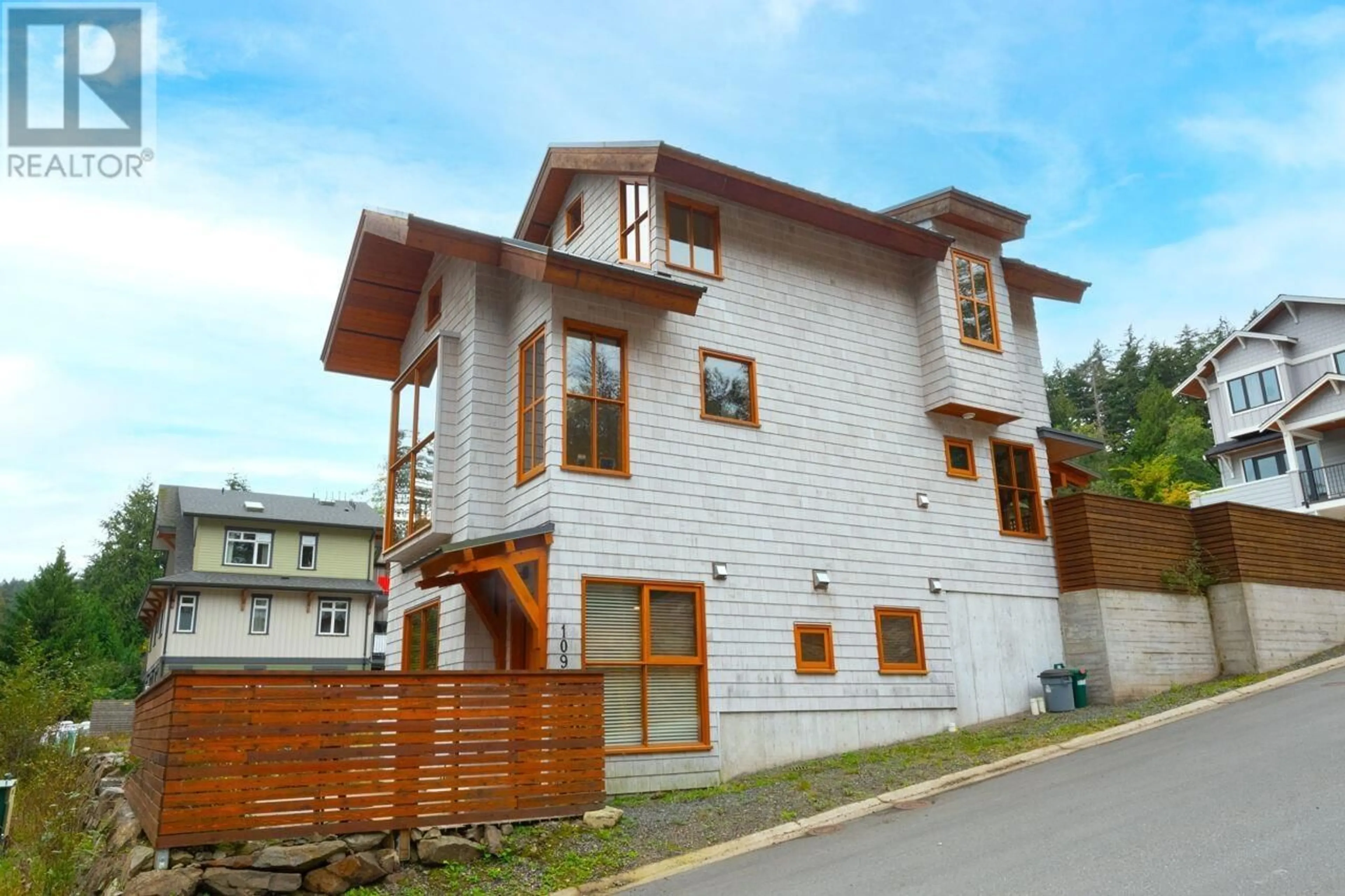 Frontside or backside of a home, the front or back of building for 1092 FOXGLOVE LANE, Bowen Island British Columbia V0N1G1