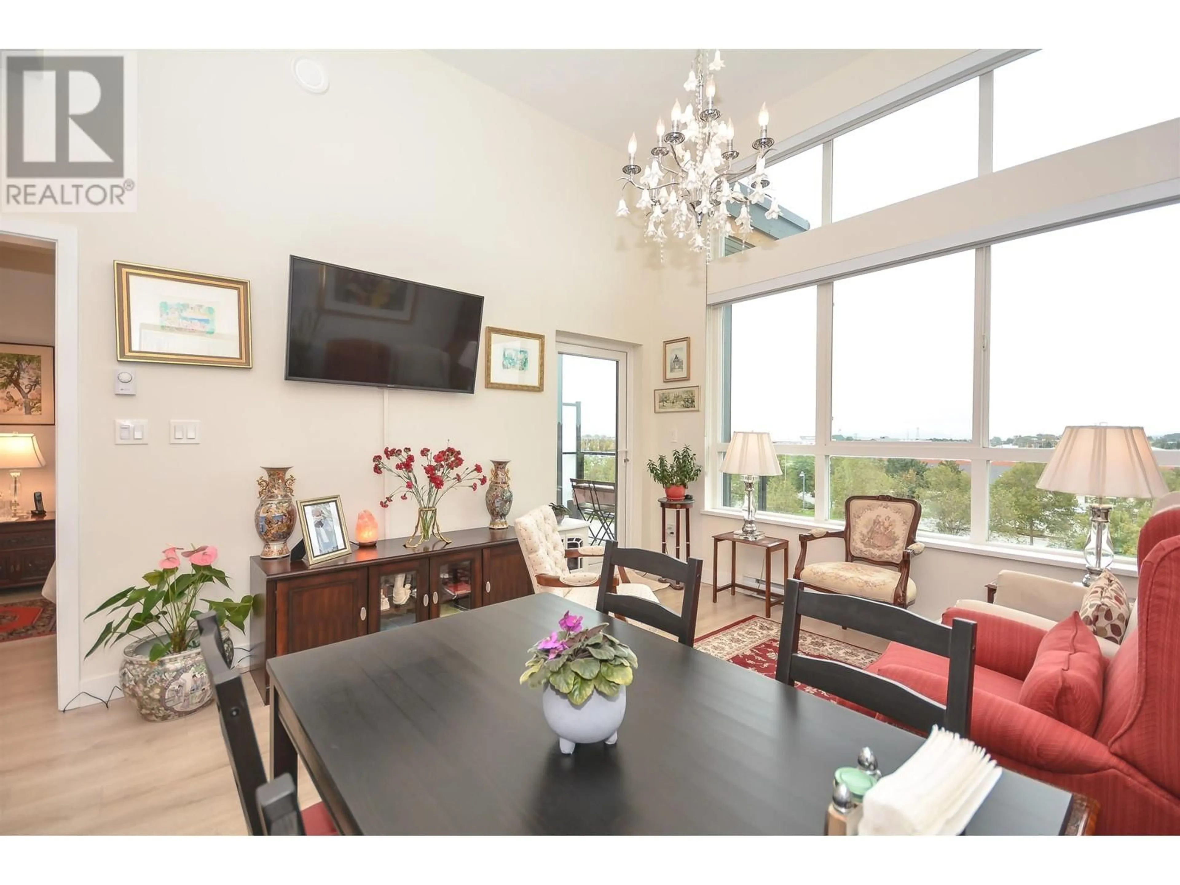 Living room, wood floors for 425 1792 STARLING DRIVE, Tsawwassen British Columbia V4M0E4