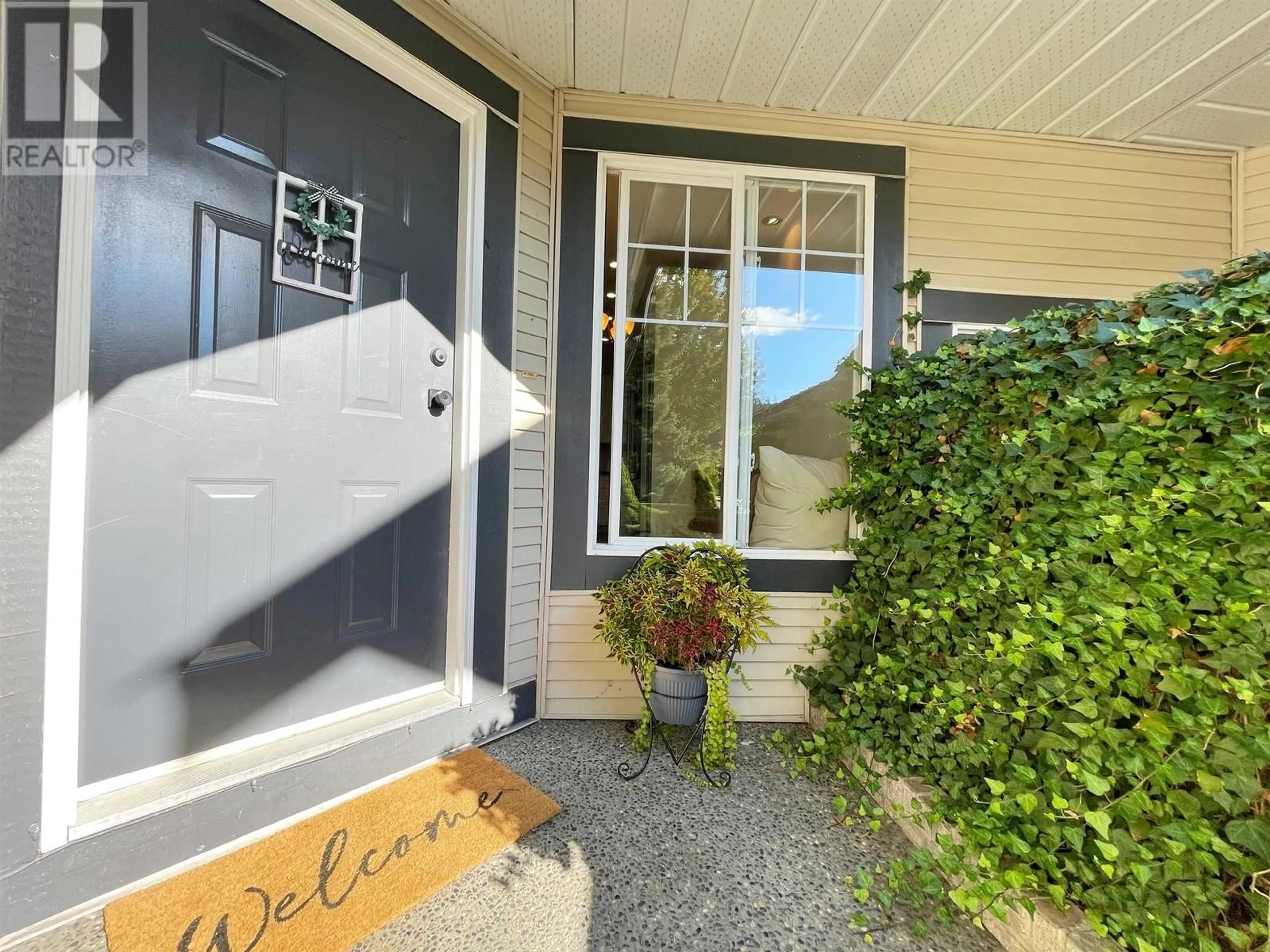 Indoor entryway, wood floors for 12 1765 PADDOCK DRIVE, Coquitlam British Columbia V3E3J1