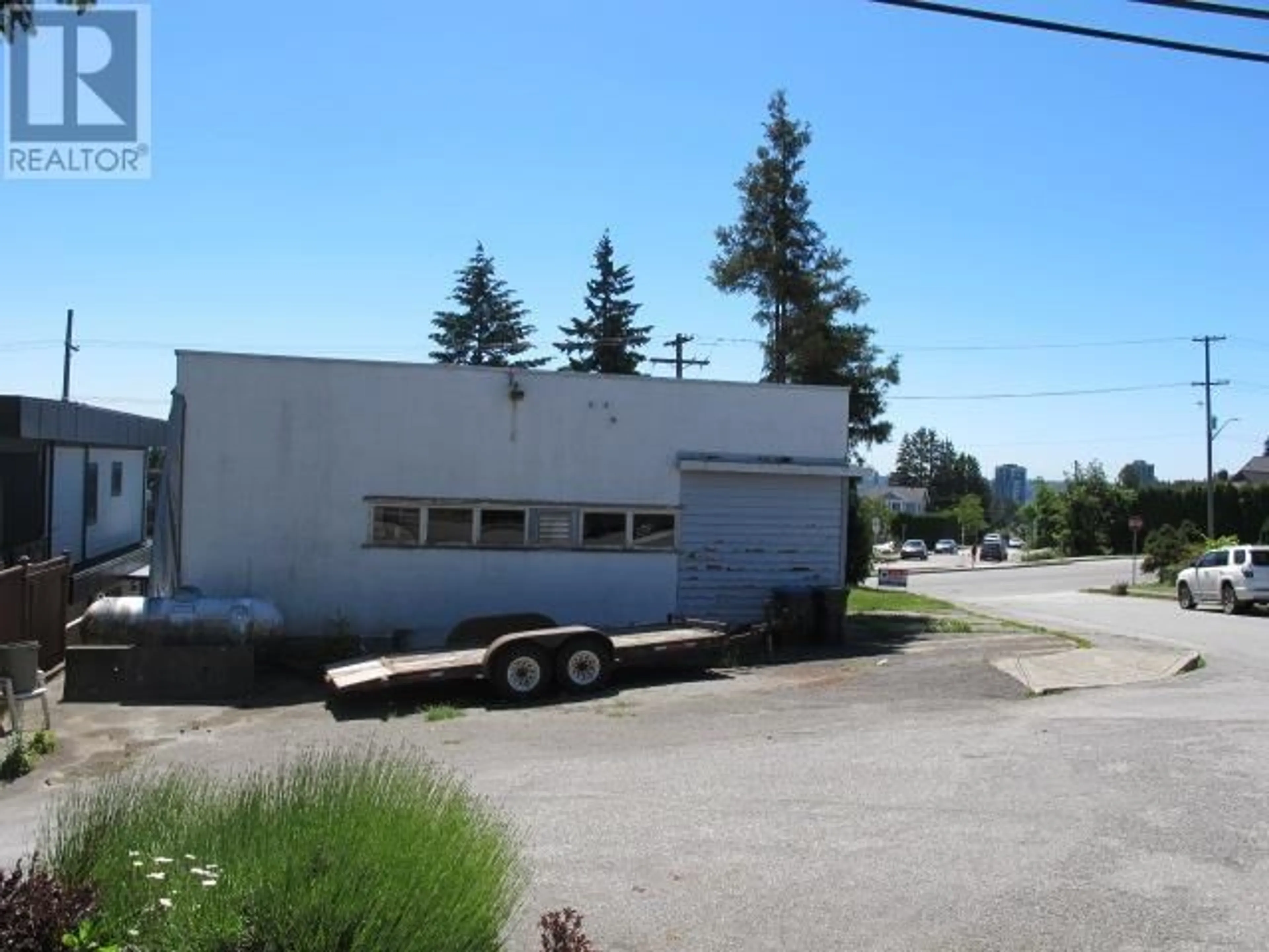 Frontside or backside of a home, the front or back of building for 802 CHERRY STREET, New Westminster British Columbia V3L4M7