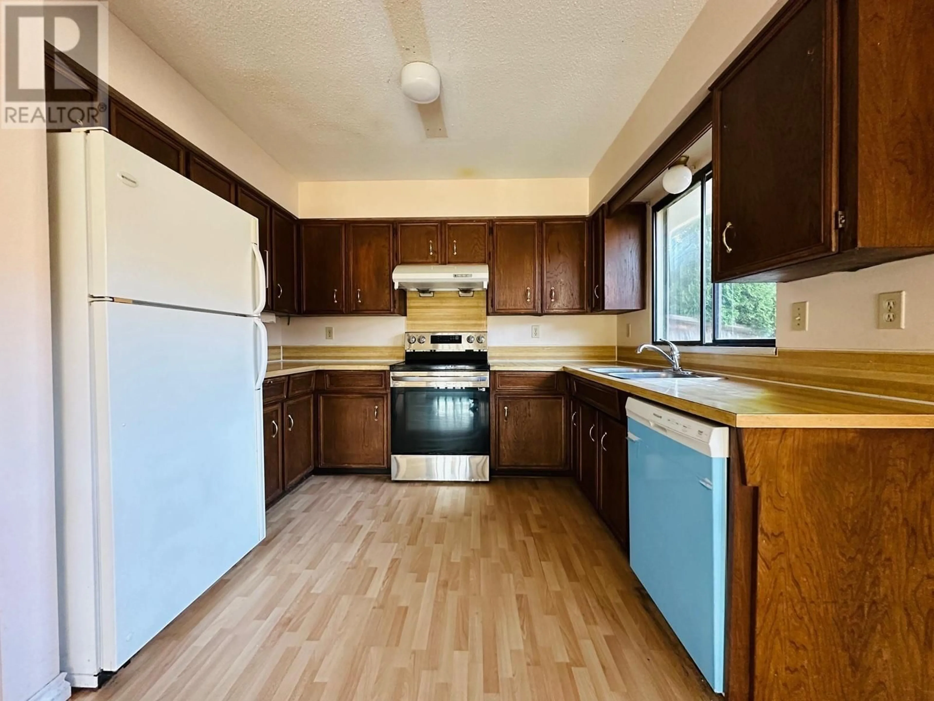Standard kitchen, unknown for 8680 CITADEL CRESCENT, Richmond British Columbia V7C4T3