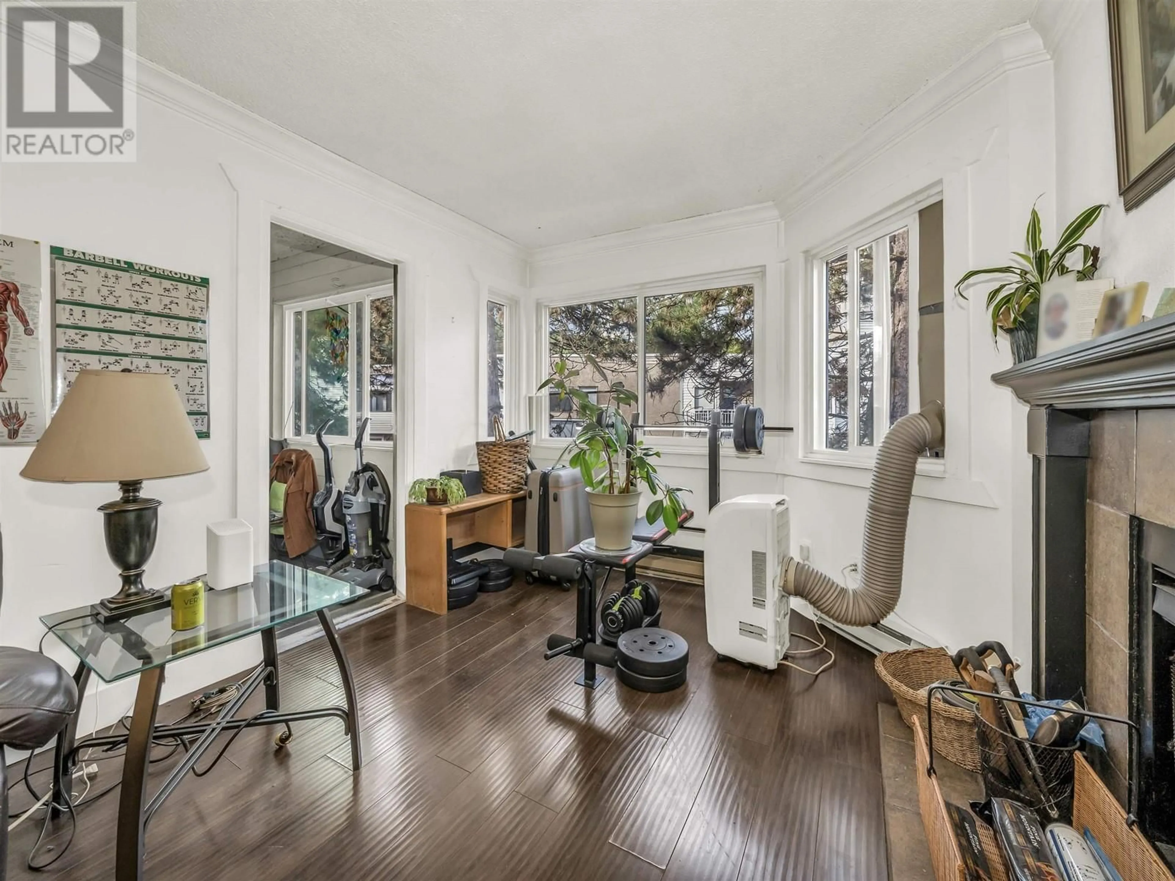 A pic of a room, wood floors for 507 9890 MANCHESTER DRIVE, Burnaby British Columbia V3N4R4