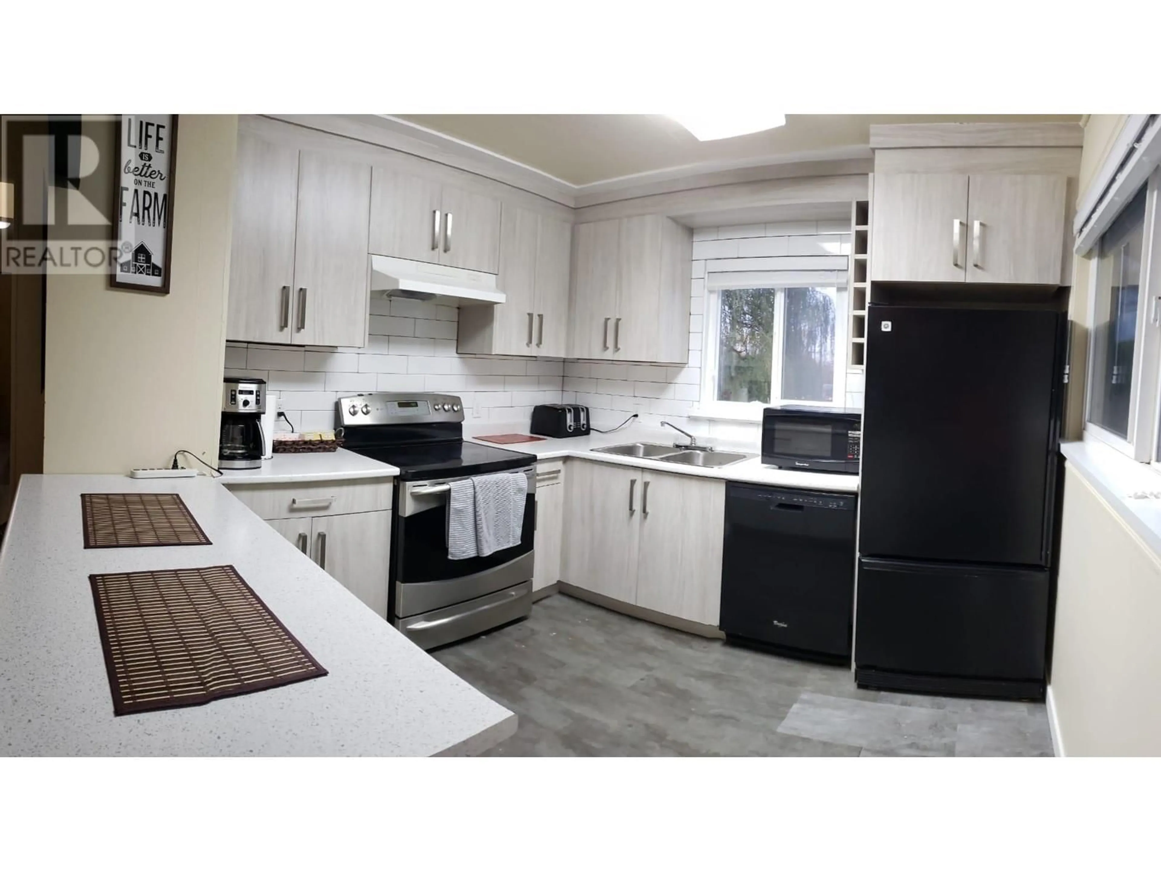 Standard kitchen, wood floors, cottage for 24611 DEWDNEY TRUNK ROAD, Maple Ridge British Columbia V4R1X2