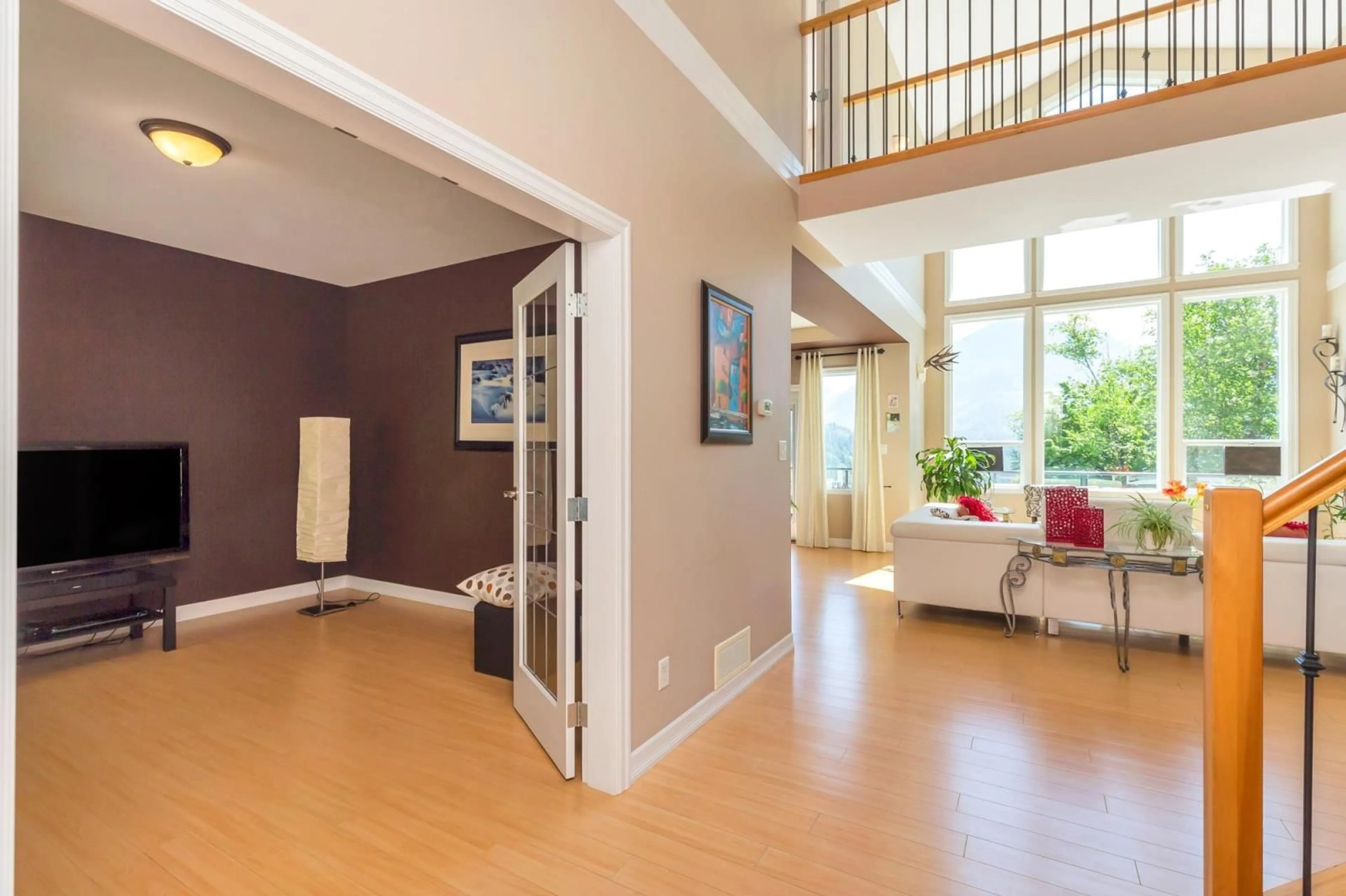 Indoor foyer, wood floors for 45928 WEEDEN DRIVE, Chilliwack British Columbia V2R5X2