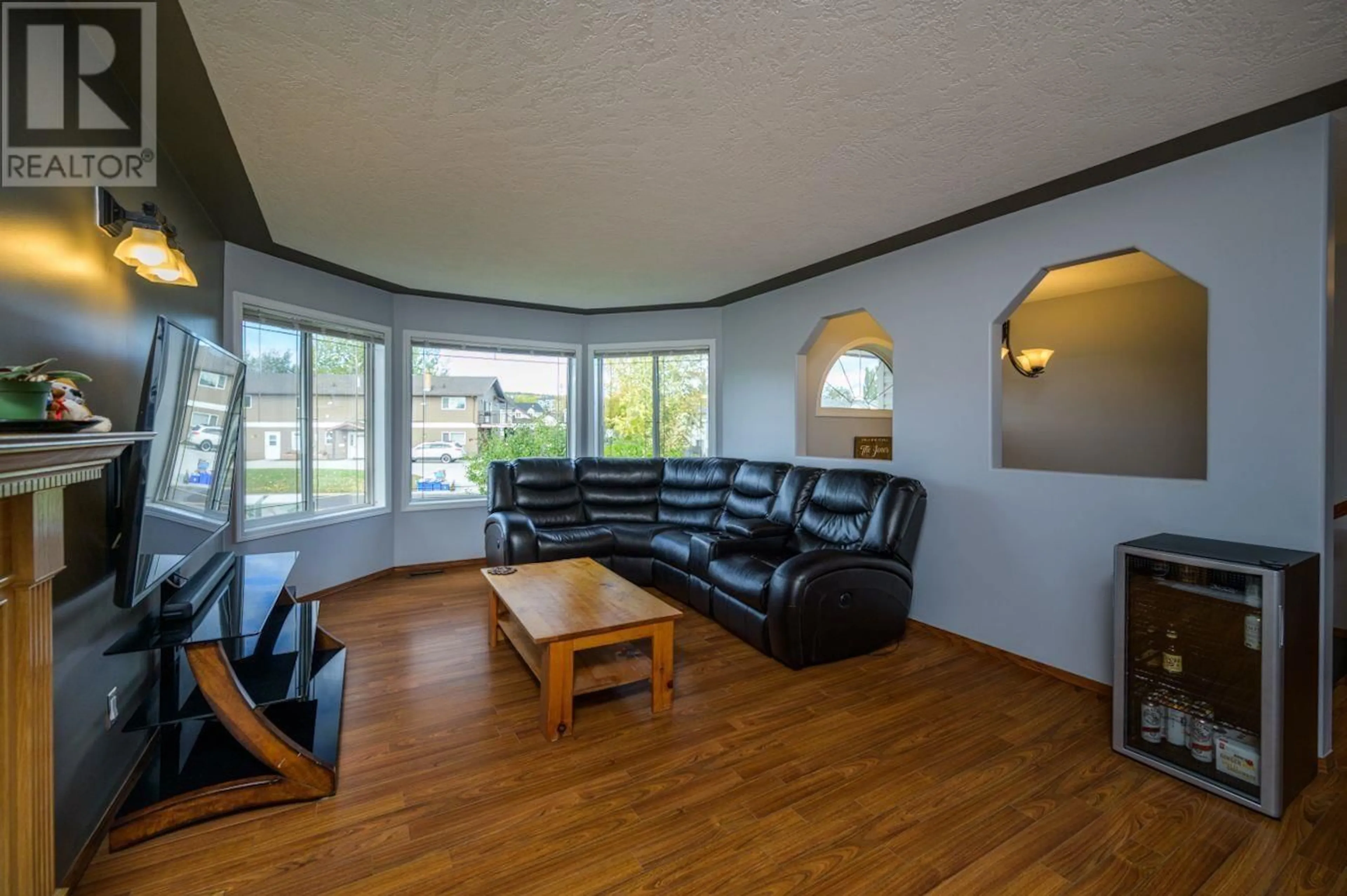 Living room, wood floors for 6888 DAKELH TI ROAD, Prince George British Columbia V2N4Z1