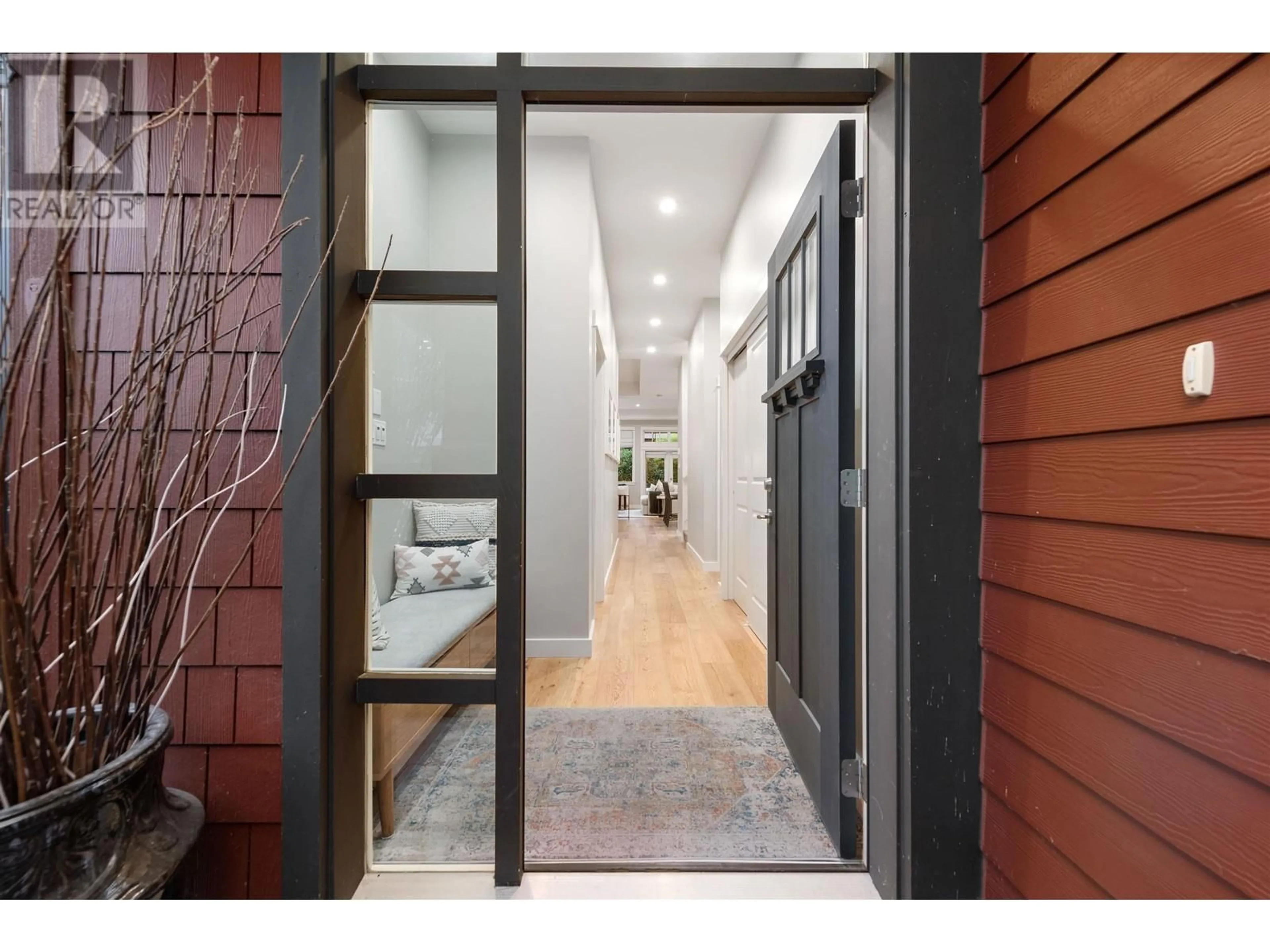 Indoor entryway, wood floors for 4913 CEDAR SPRINGS DRIVE, Delta British Columbia V4M0A7