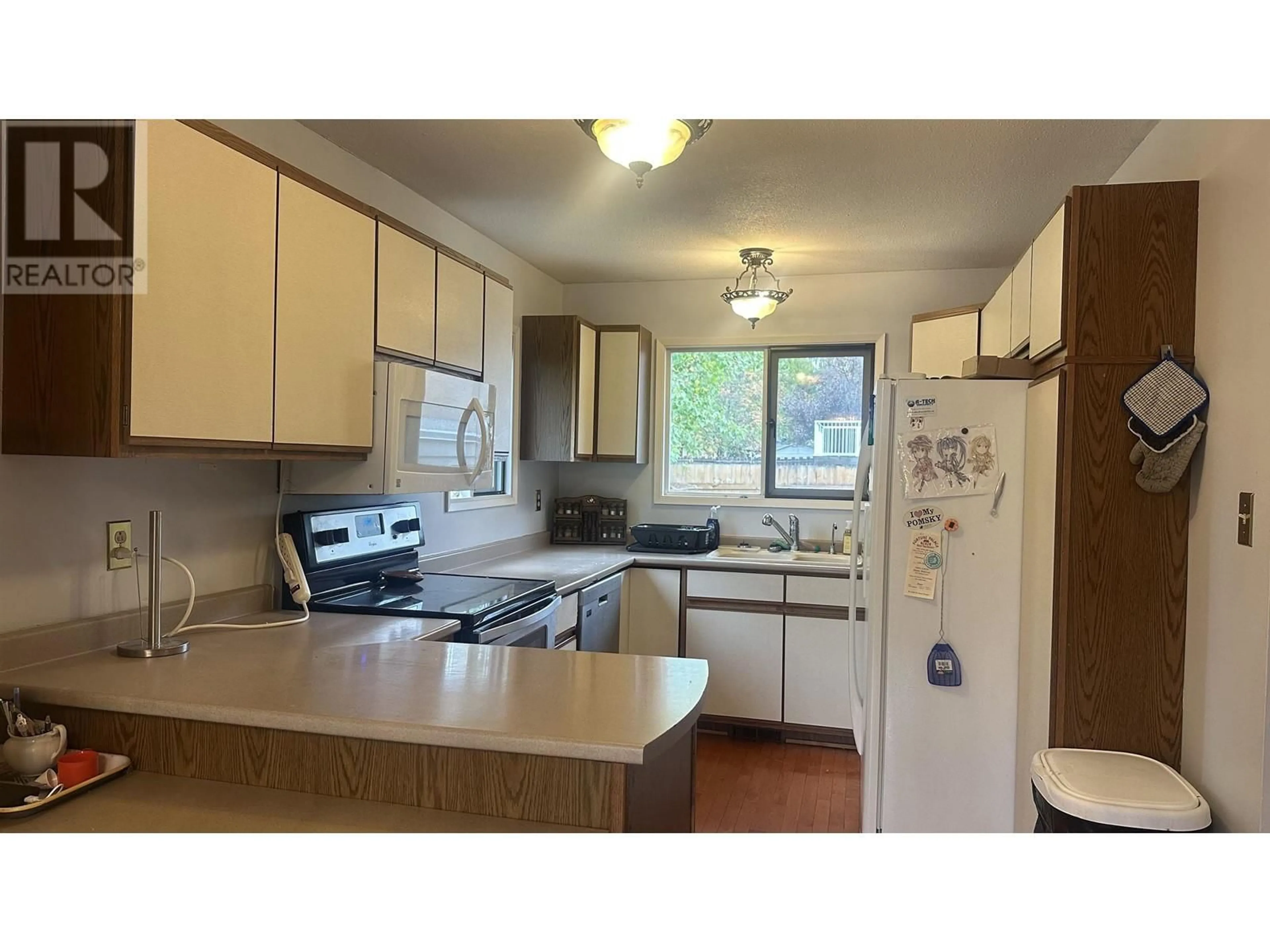 Standard kitchen for 5297 CAMBRIDGE ROAD, Prince George British Columbia V2N2B6