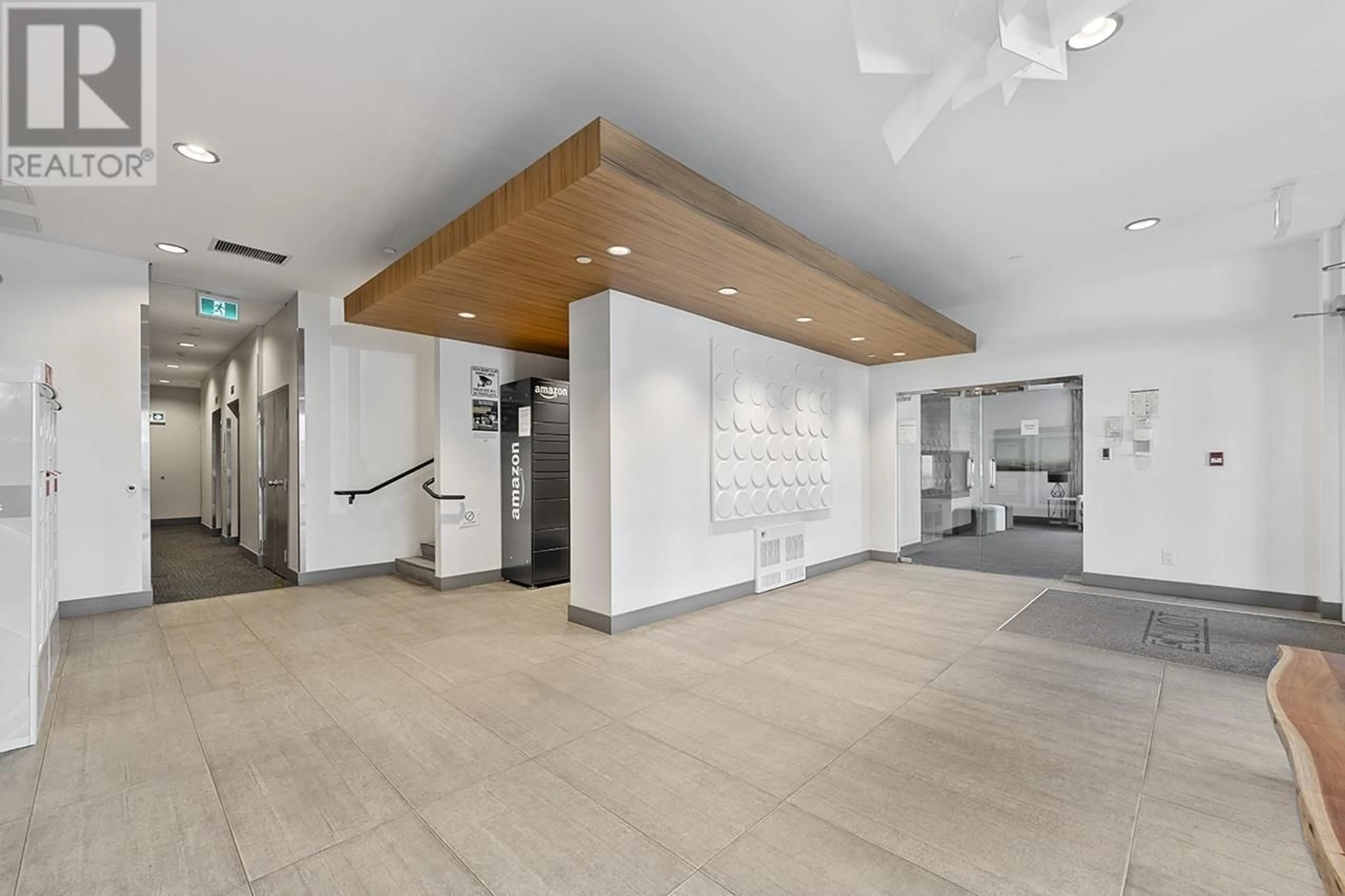 Indoor foyer, wood floors for 1801 188 AGNES STREET, New Westminster British Columbia V3L0H6