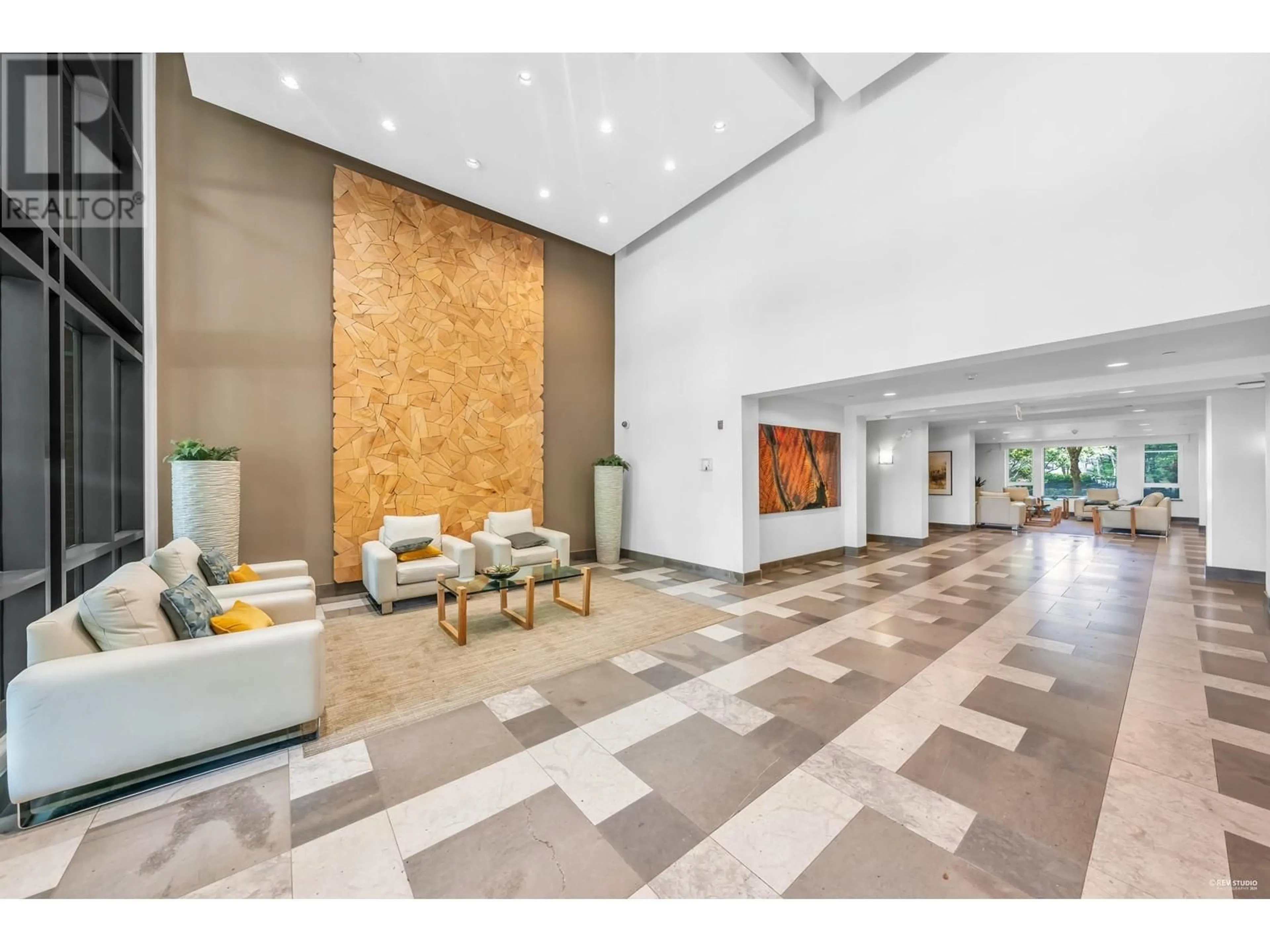 Indoor lobby for 228 119 W 22ND STREET, North Vancouver British Columbia V7M0B4